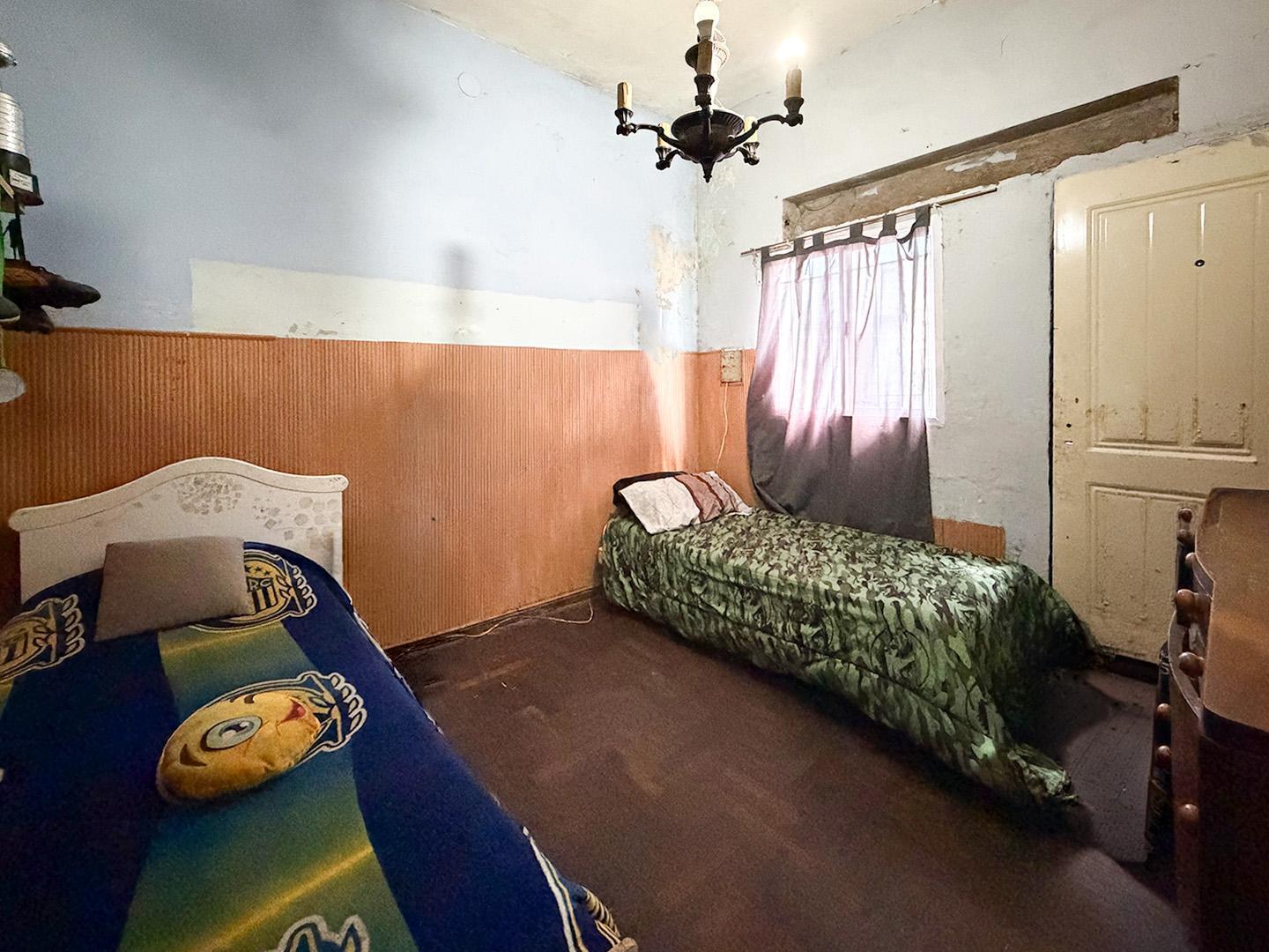 Foto de VENTA / PERMUTA Casa 3 dormitorios y local comercial al frente, Barrio, imagen 3