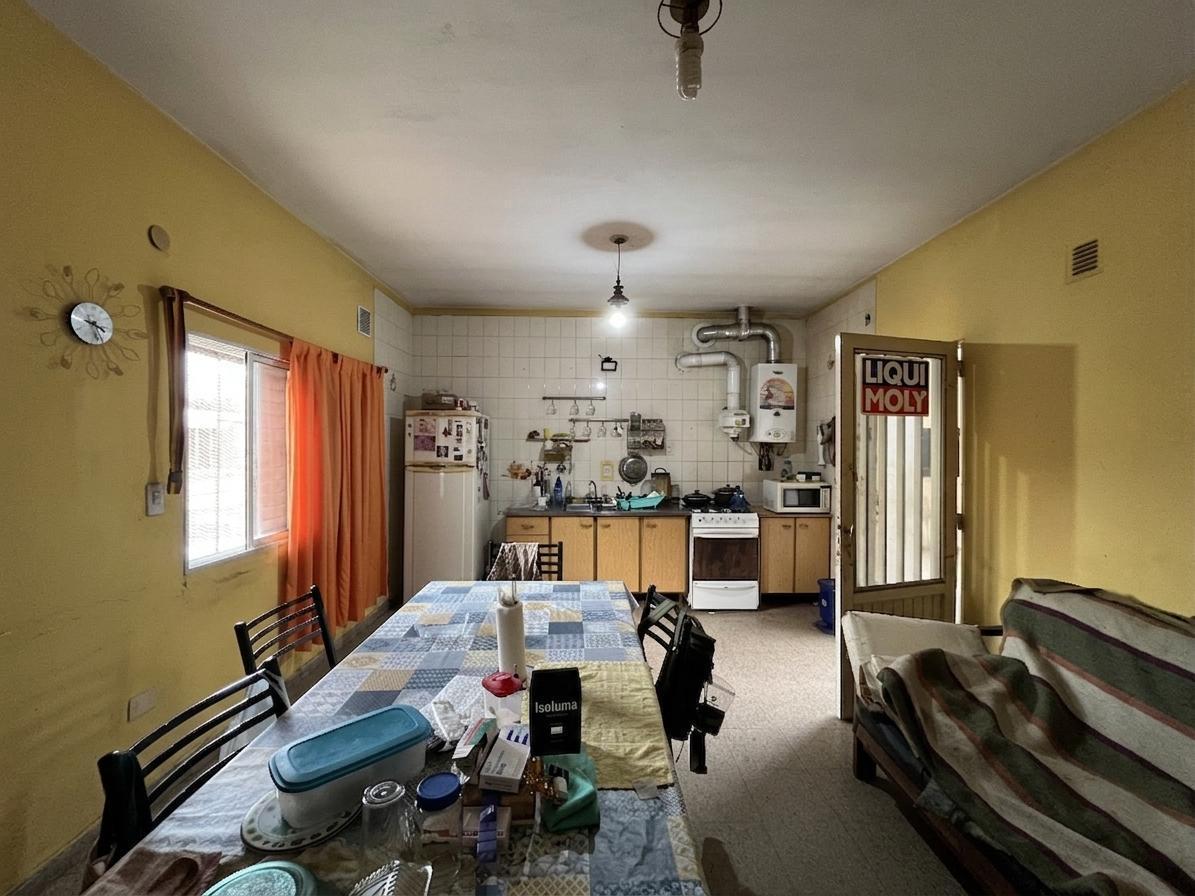 Foto de VENTA/PERMUTA- Casa/lote de esquina., imagen 1