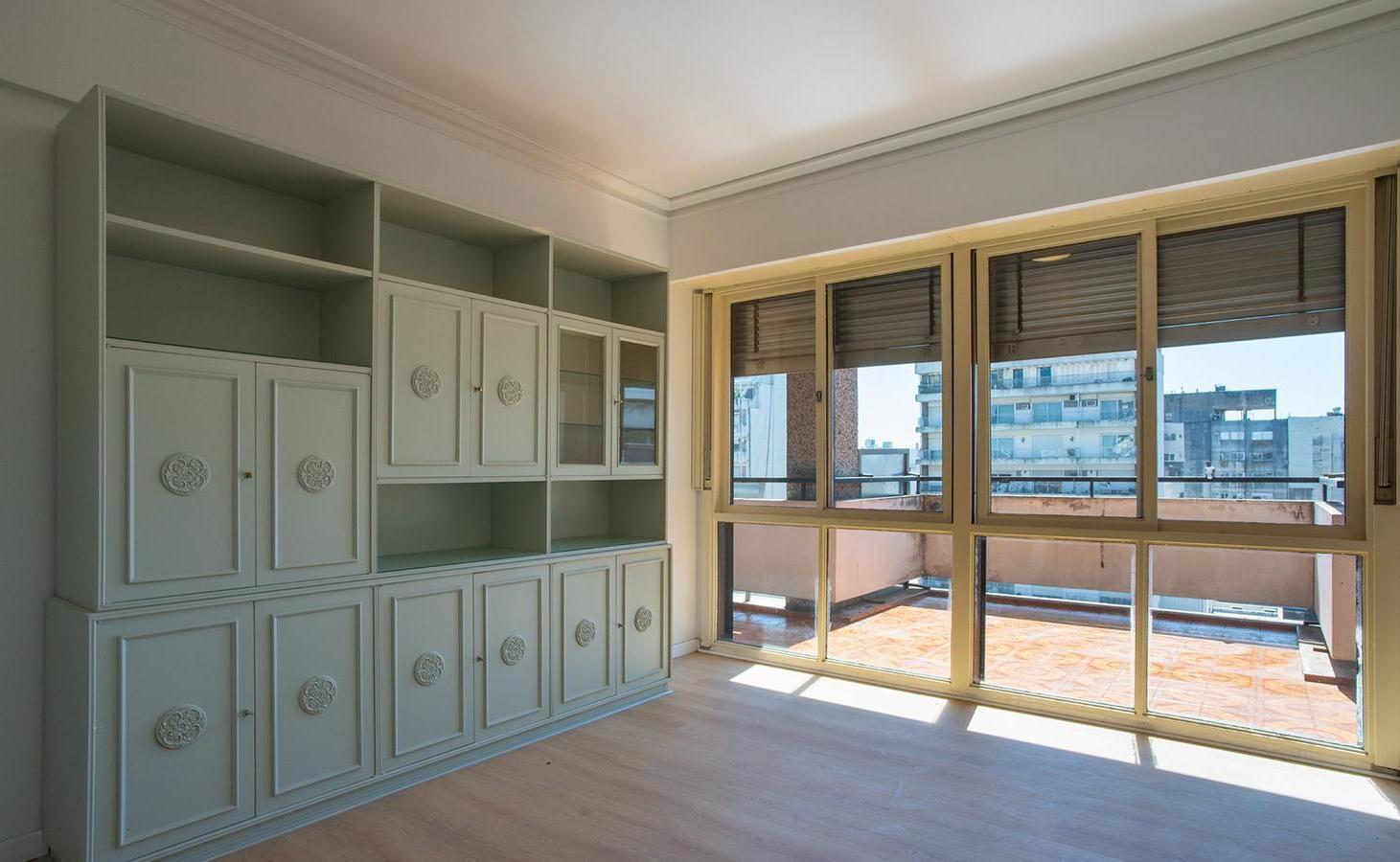 Foto de VENTA / PERMUTA Departamento de 4 dormitorios frente a la Plaza, imagen 5