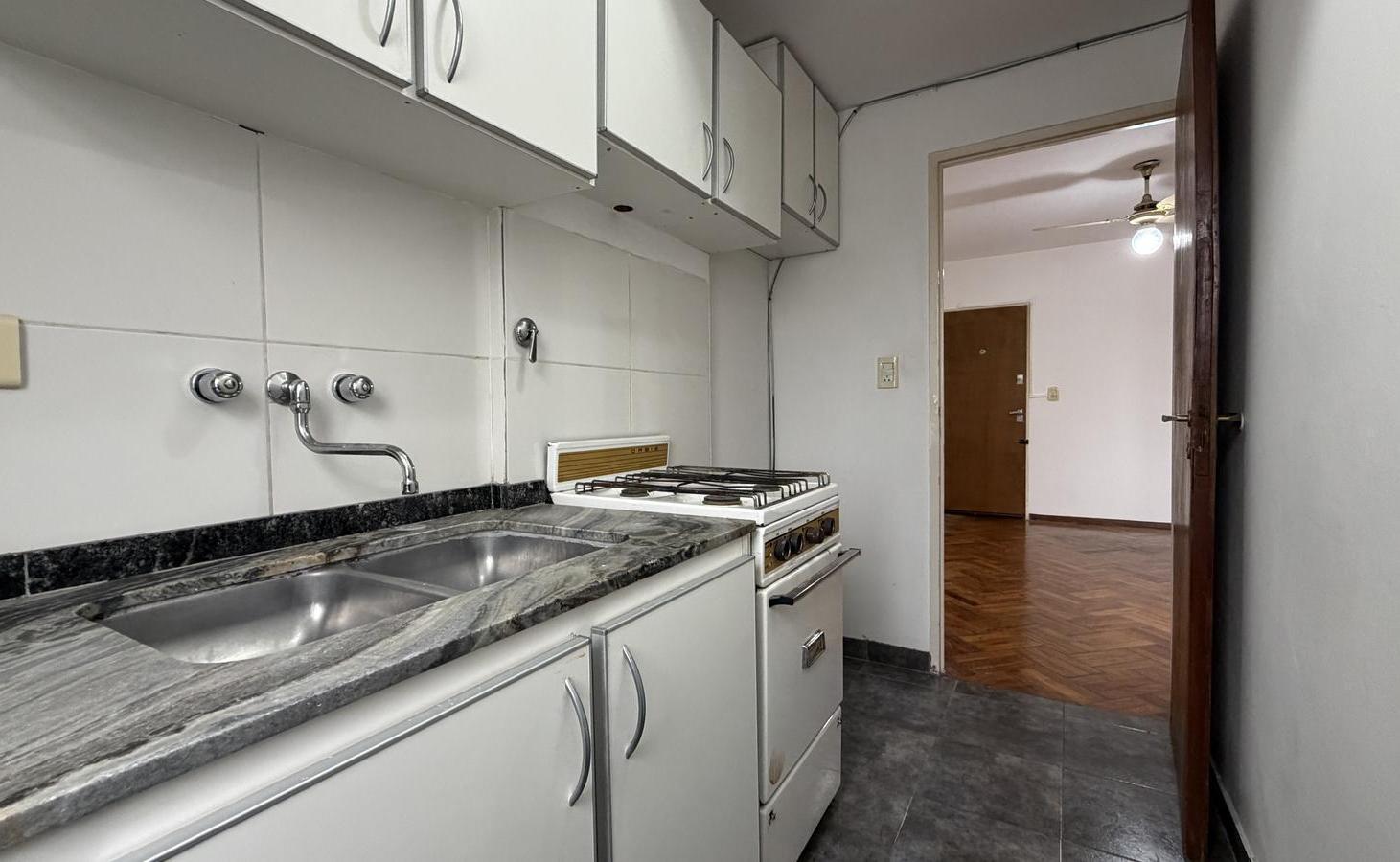 Foto de VENTA/PERMUTA - Departamento 1 dormitorio. Barrio Martin. Rosario, imagen 3