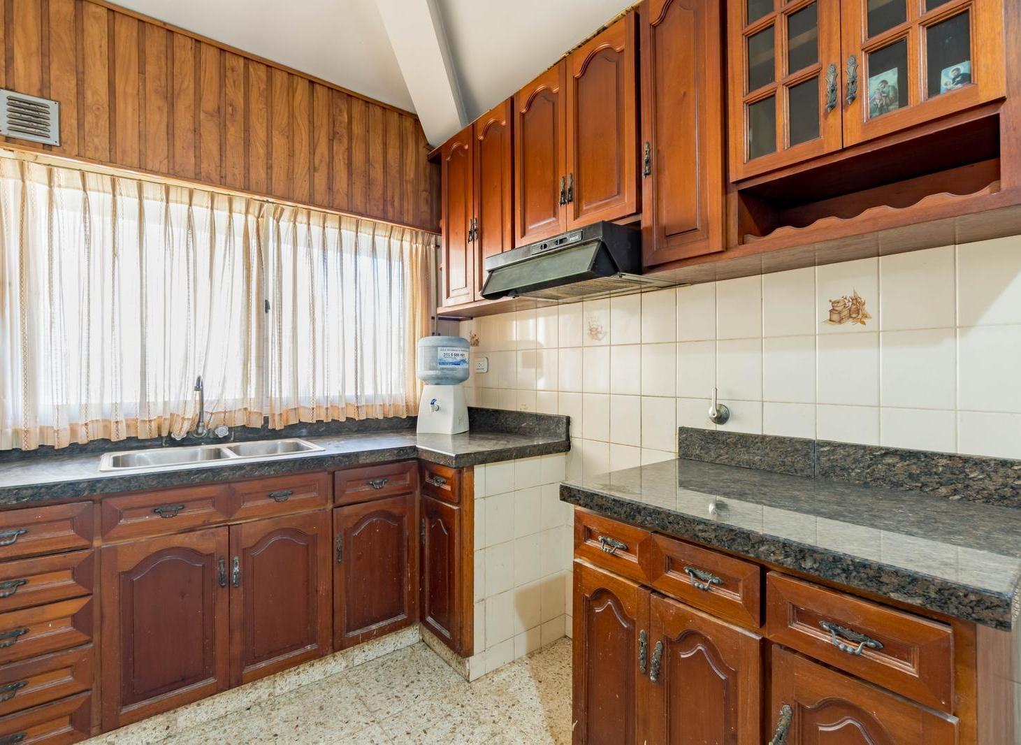 Foto de Casa en VENTA - Tres Dormitorios, Jardin y Quincho, Roldán Centro, imagen 4