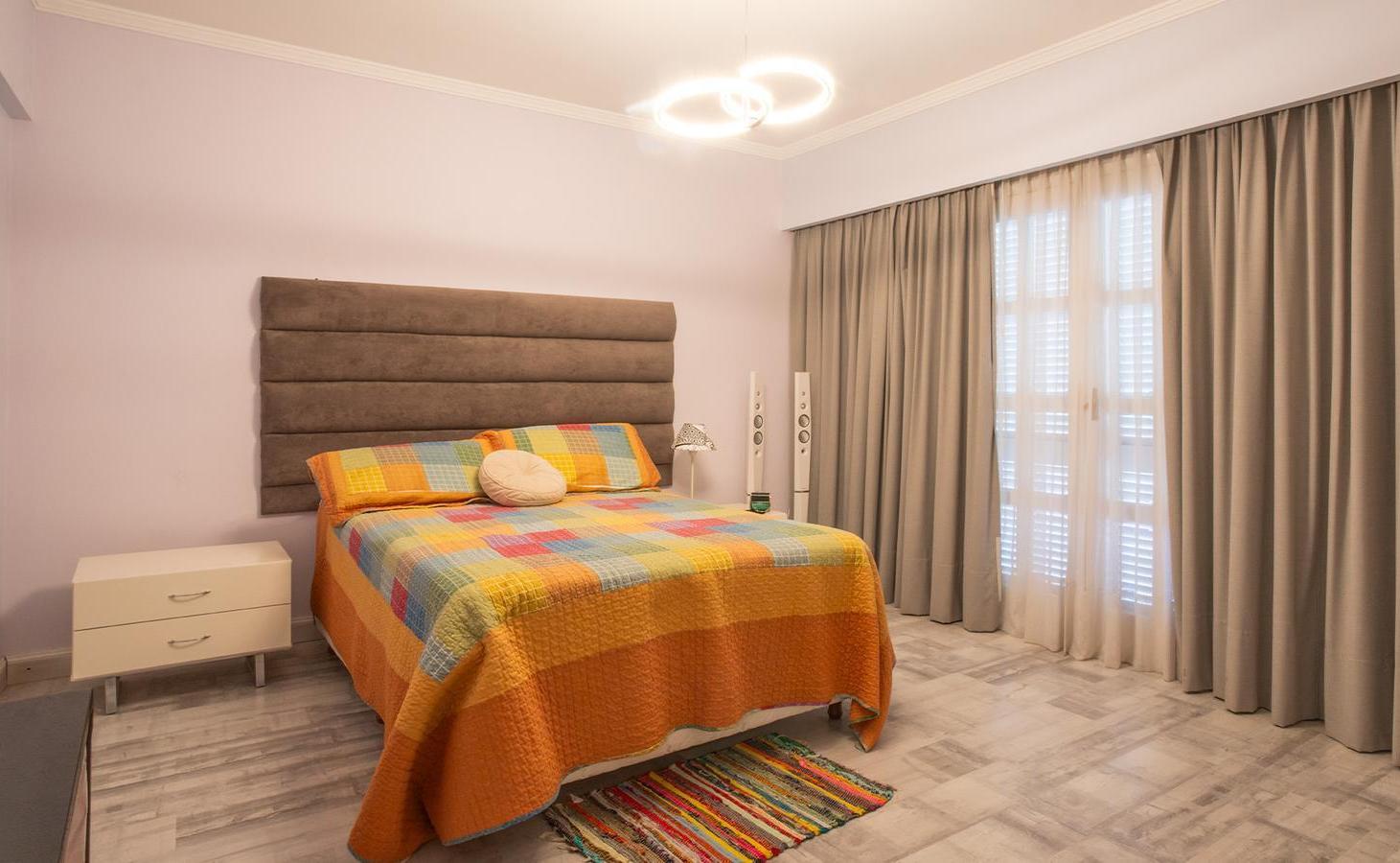 Foto de VENTA/PERMUTA - Casa de 3 Dormitorios, Quincho, Cochera y Patio con, imagen 2