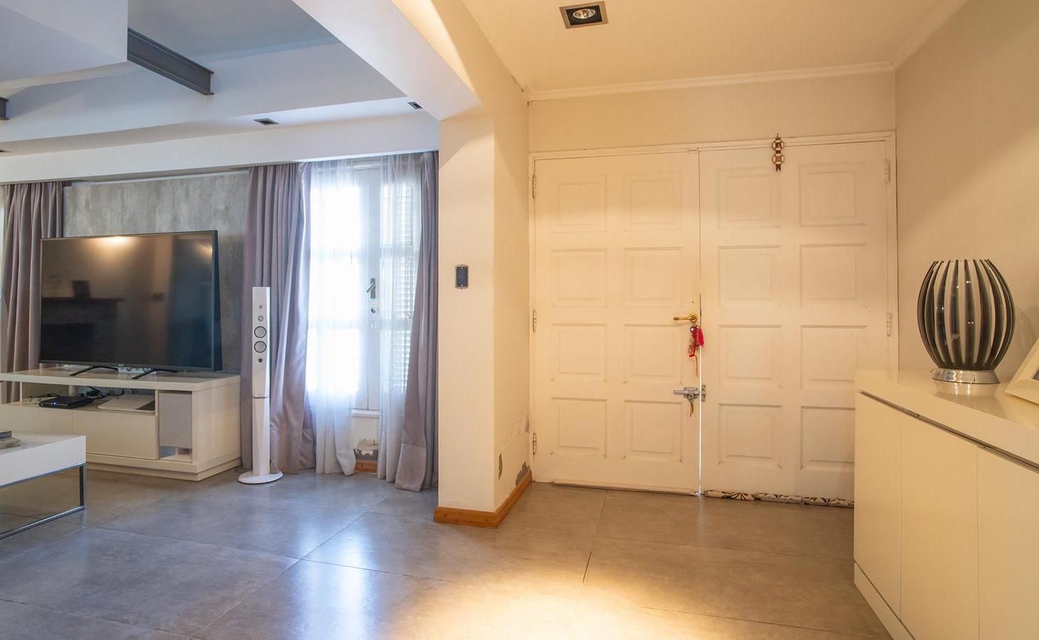 Foto de VENTA/PERMUTA - Casa de 3 Dormitorios, Quincho, Cochera y Patio con, imagen 4