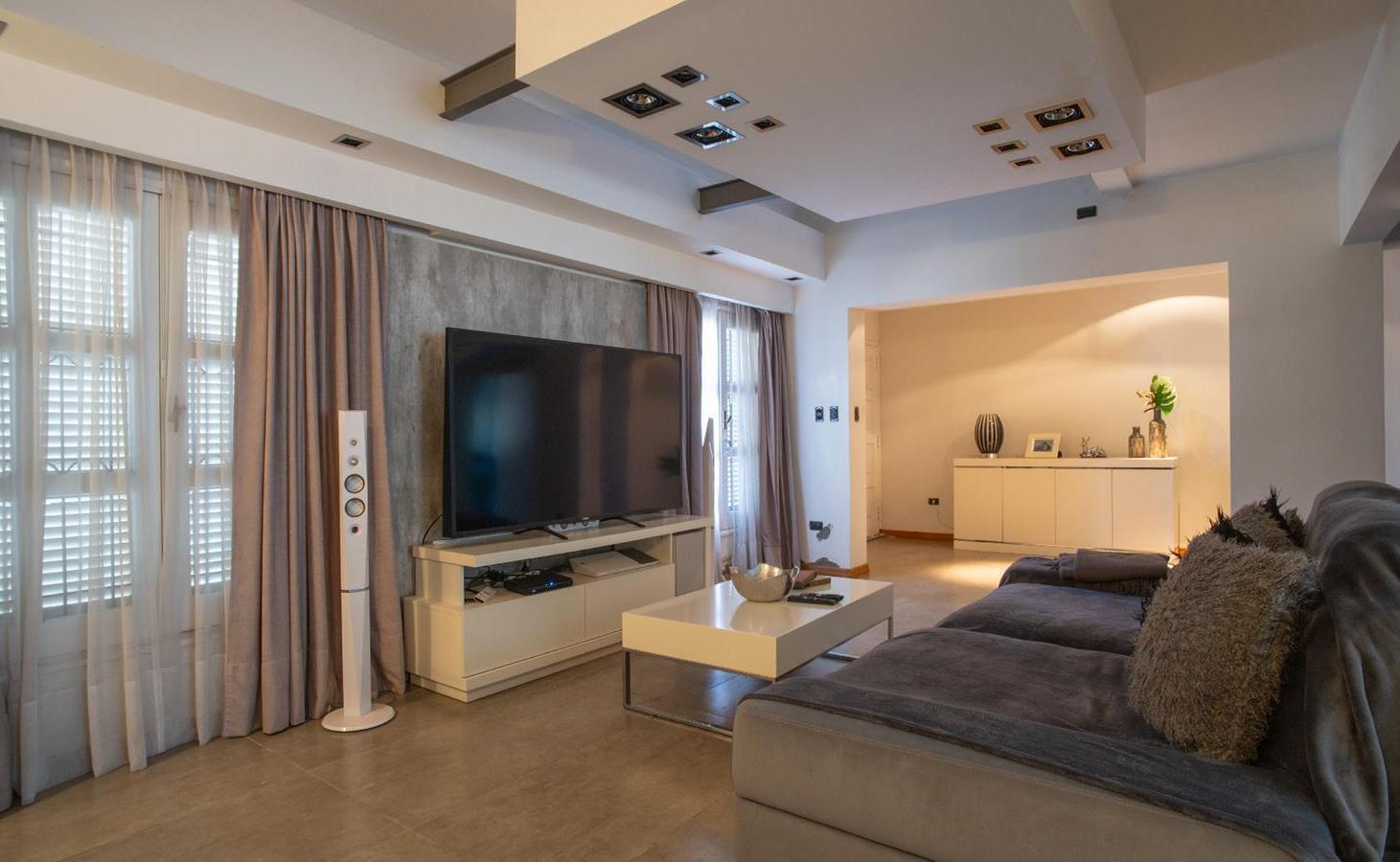 Foto de VENTA/PERMUTA - Casa de 3 Dormitorios, Quincho, Cochera y Patio con, imagen 5