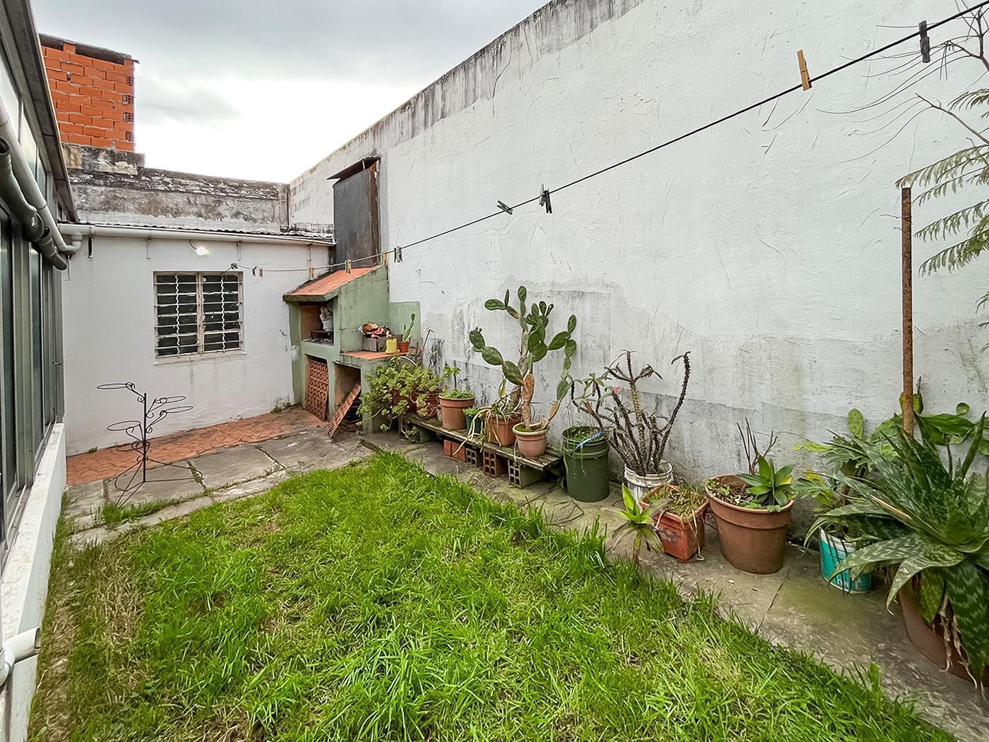 Foto de VENTA/ PERMUTA Casa de 2 dormitorios en Zona sur, Rosario., imagen 2
