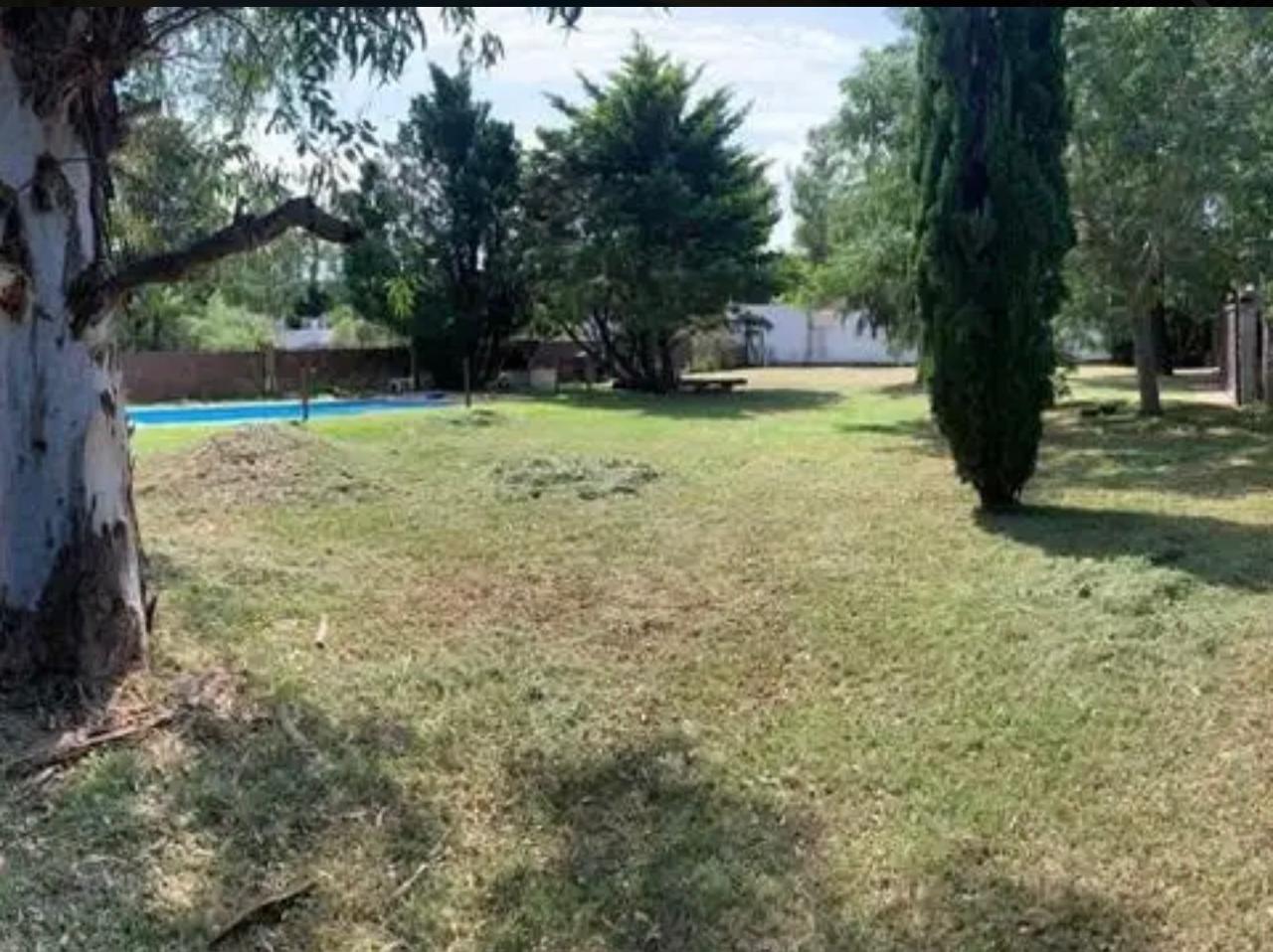 Foto de VENTA - Terreno con pileta - Barrio Campos de Ibarlucea -, imagen 1