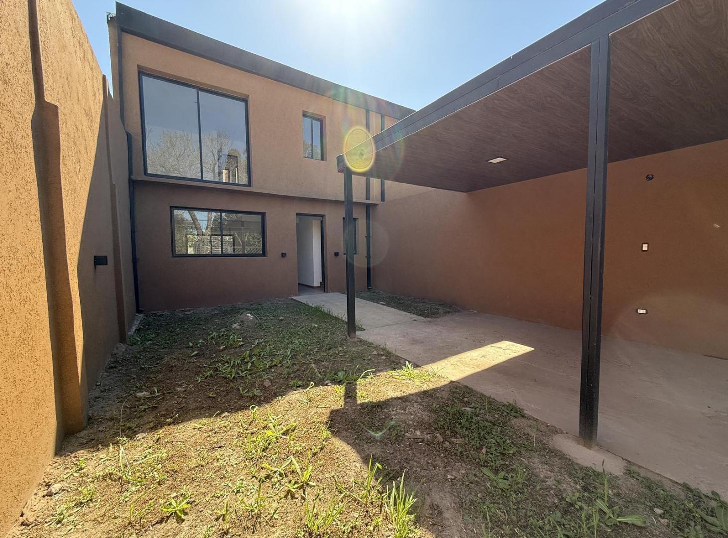 Foto de VENTA – dúplex de 3 dormitorios con cochera y pileta. Roldán., imagen 4