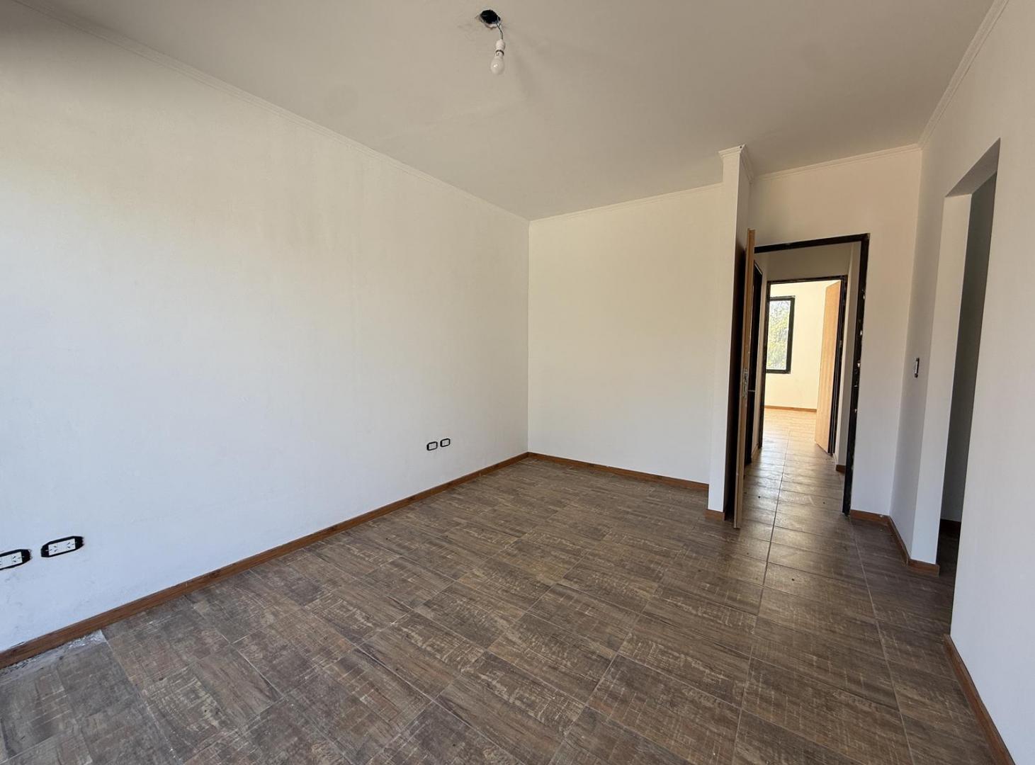 Foto de VENTA – dúplex de 3 dormitorios con cochera y pileta. Roldán., imagen 2