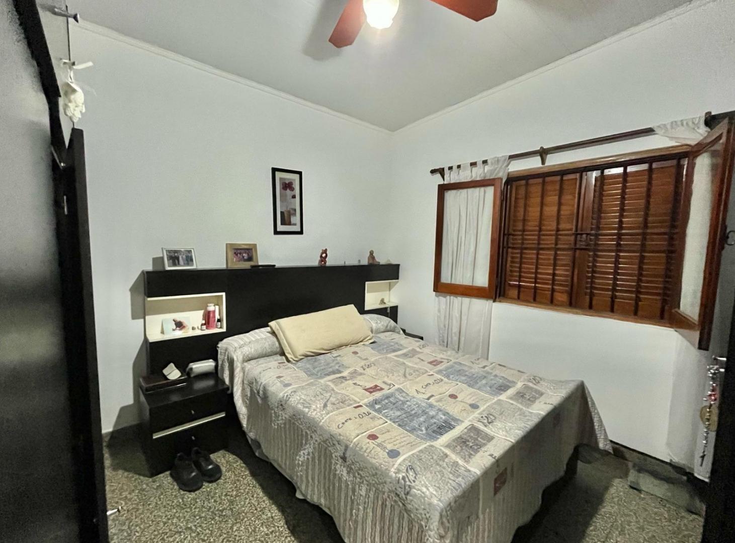 Foto de VENTA/ PERMUTA- Casa de dos dormitorios, con quincho y jardín- Cañada, imagen 3