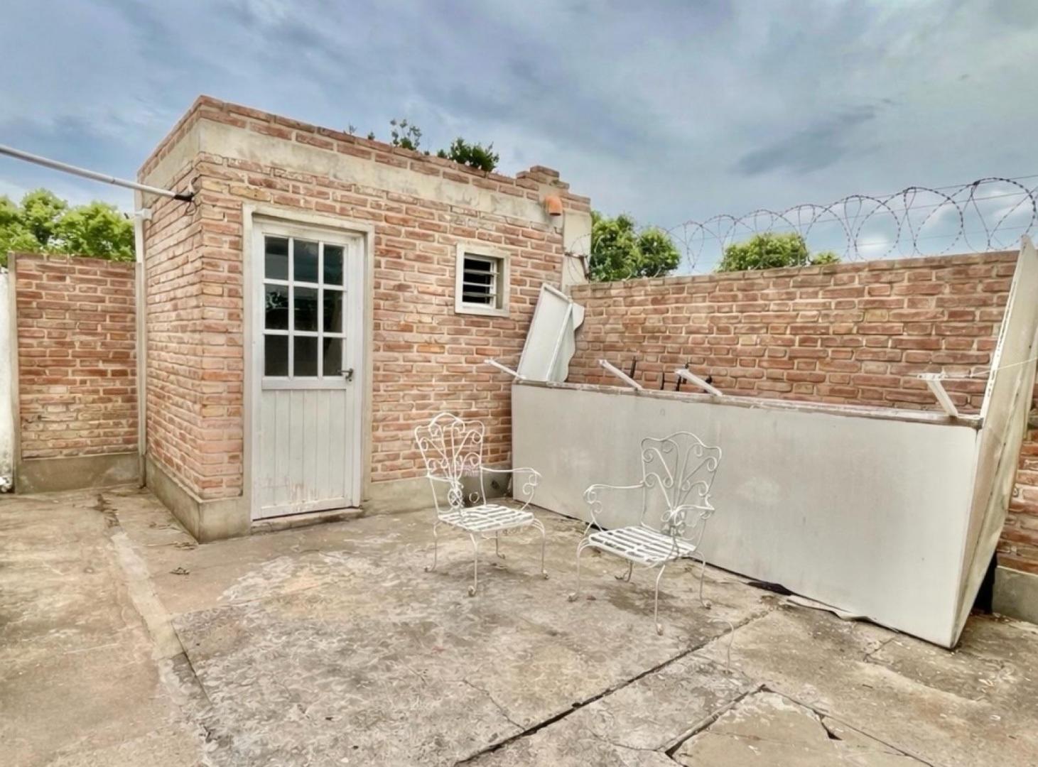 Foto de VENTA/ PERMUTA- Casa de dos dormitorios, con quincho y jardín- Cañada, imagen 5