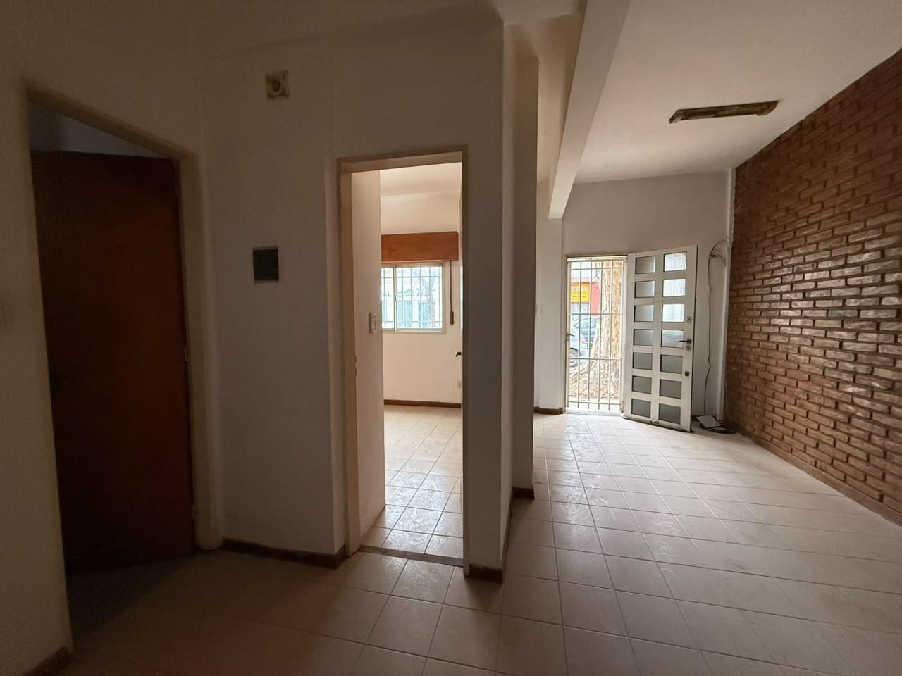 Foto de VENTA/PERMUTA Departamento de un dormitorio en PB en Bella Vista, imagen 2