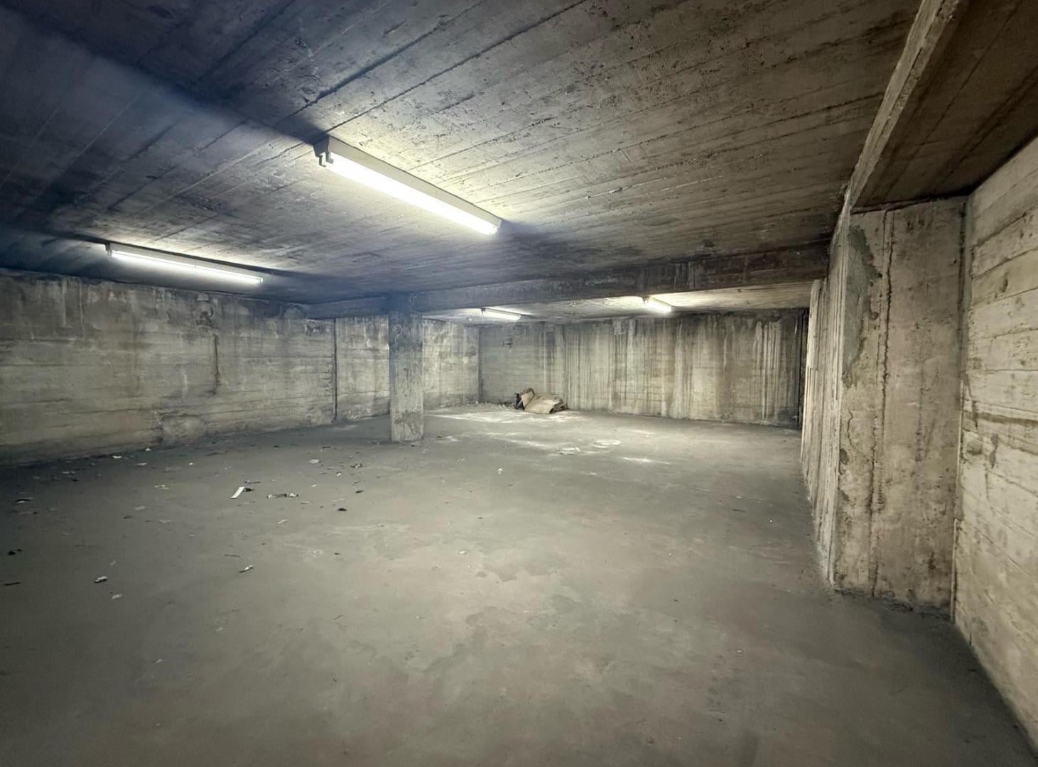 Foto de VENTA Deposito y Cochera en Centro - Rosario, imagen 2