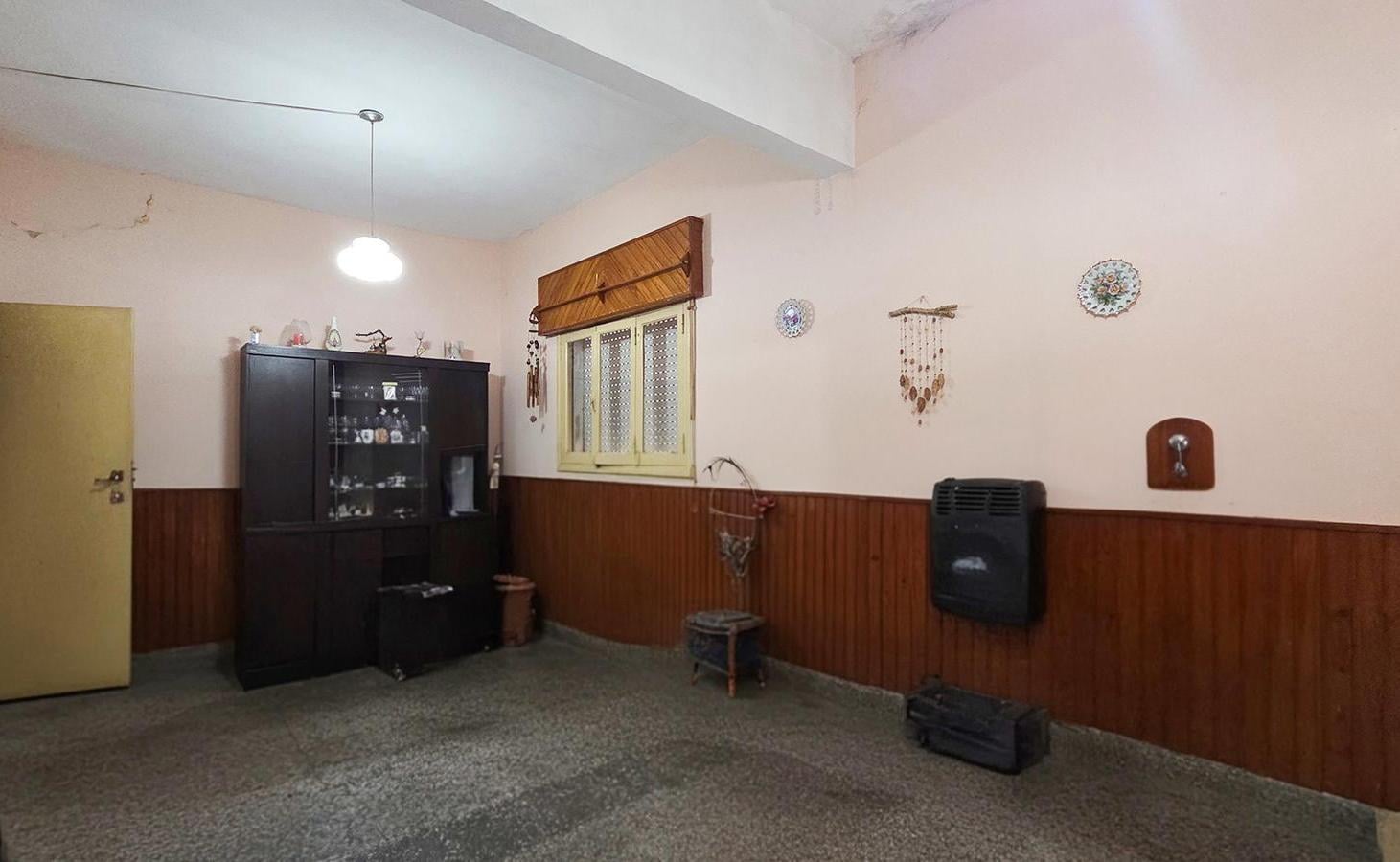 Foto de VENTA/PERMUTA - Casa de 2 dormitorios, cochera, galpon y patio - Cañada, imagen 2