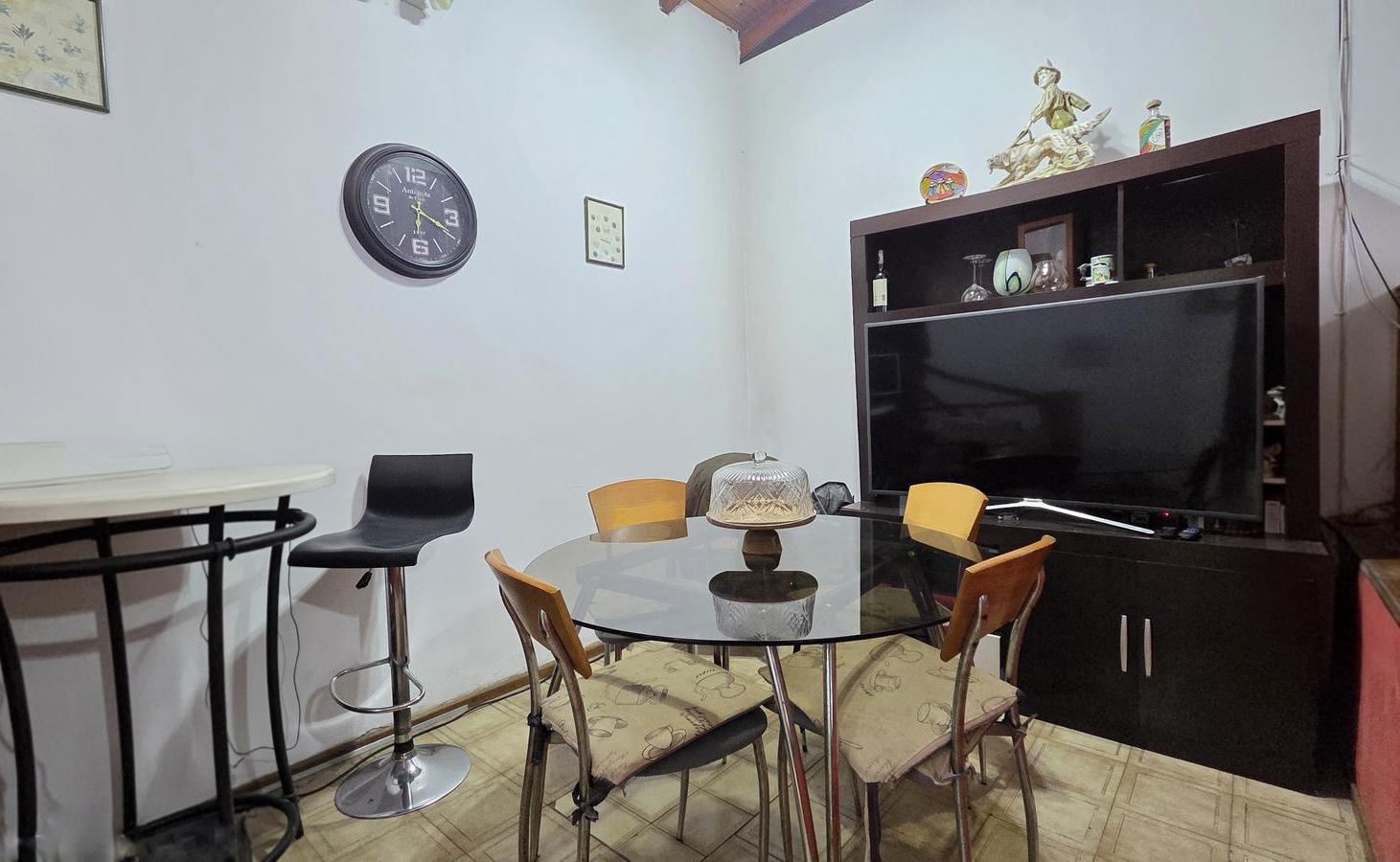Foto de VENTA/PERMUTA - Casa en planta alta de dos dormitorios y terraza, imagen 2