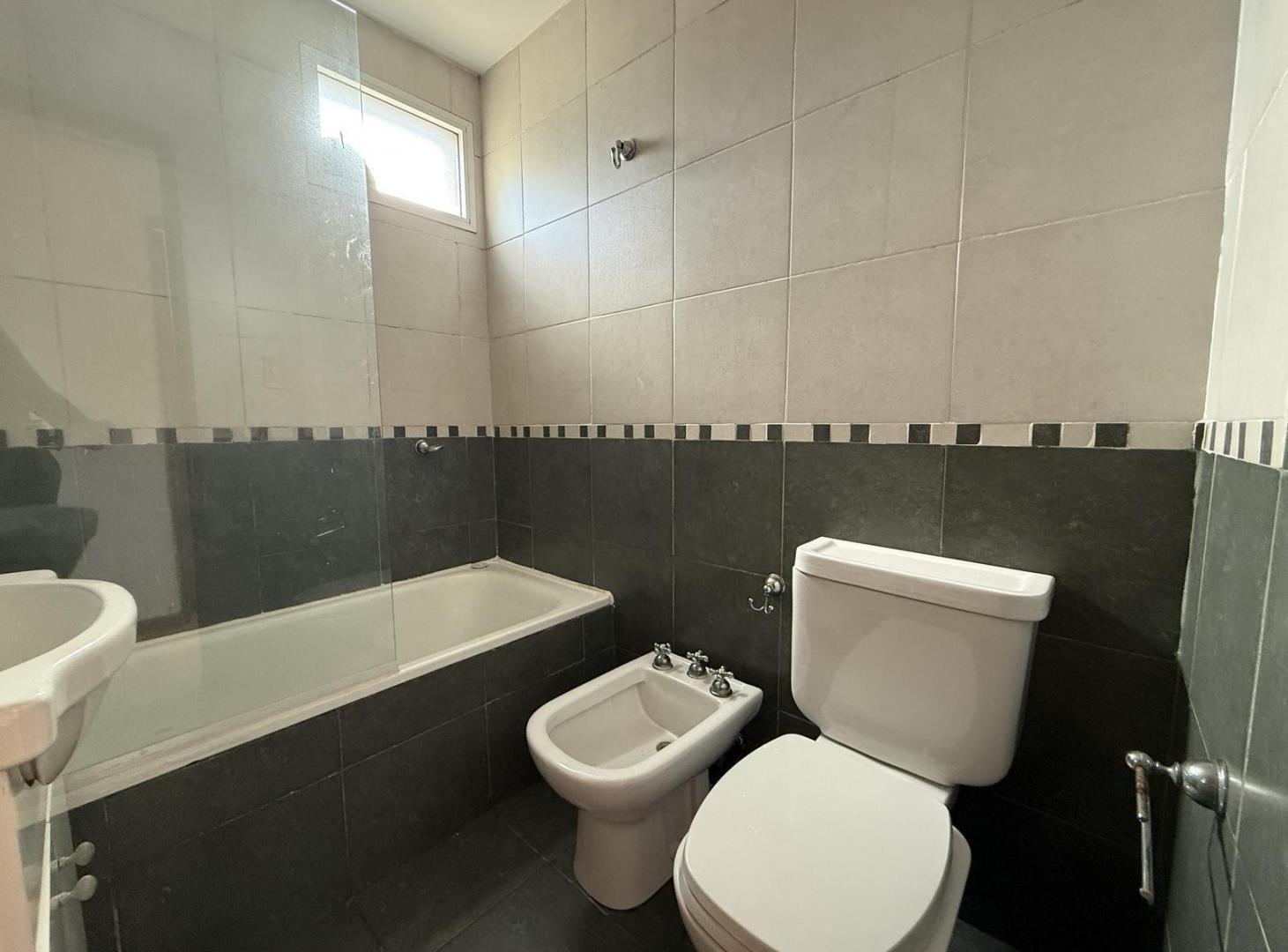 Foto de ALQUILER – Departamento 2 dormitorios– Rosario. Cuenta con balcón y, imagen 4