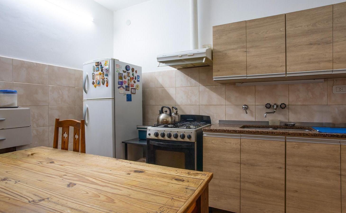 Foto de VENTA/PERMUTA. Casa de 3 dormitorios, patio y cochera en barrio, imagen 3