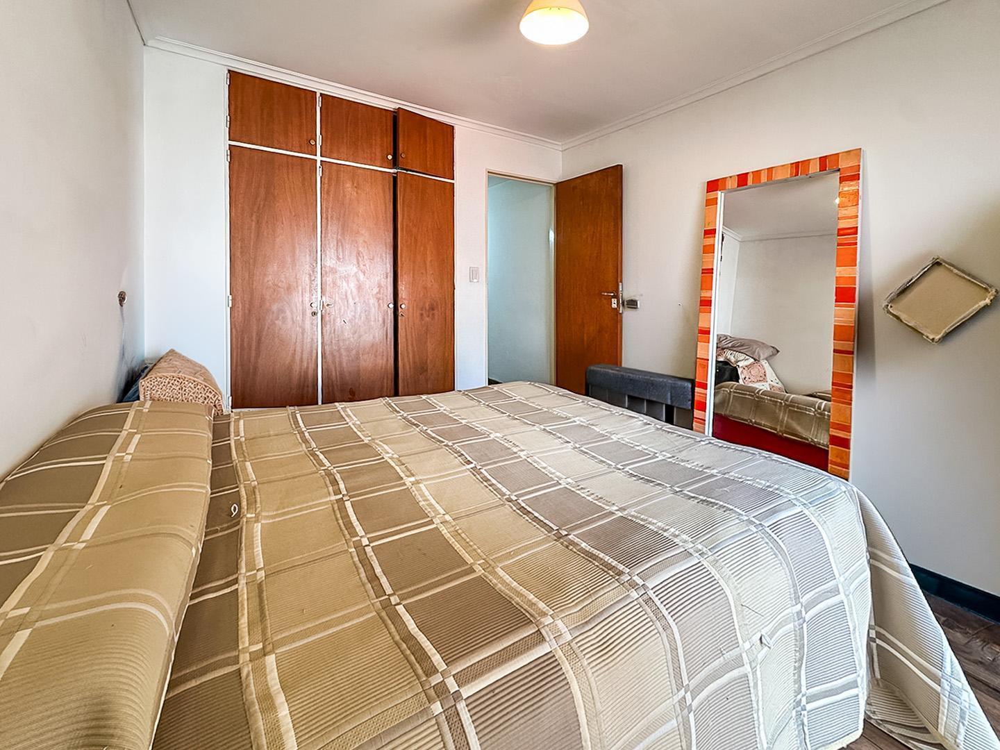 Foto de VENTA/PERMUTA - Departamento de 1 Dormitorio con Balcon al Frente y, imagen 2