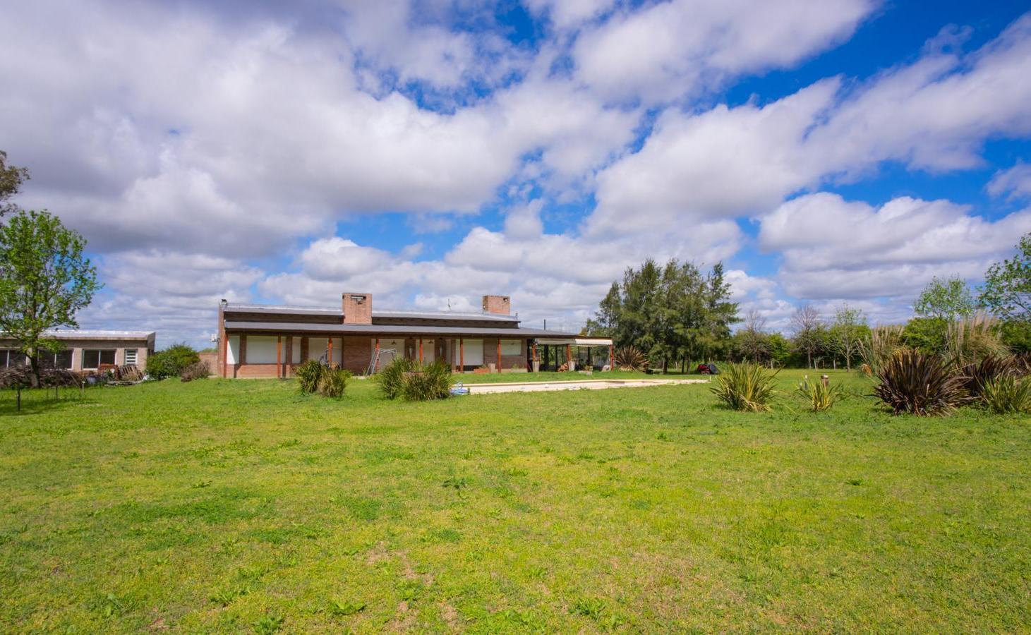 Foto de VENTA/PERMUTA: Casa quinta 2 dormitorios con piscina y quincho. Soldini, imagen 2