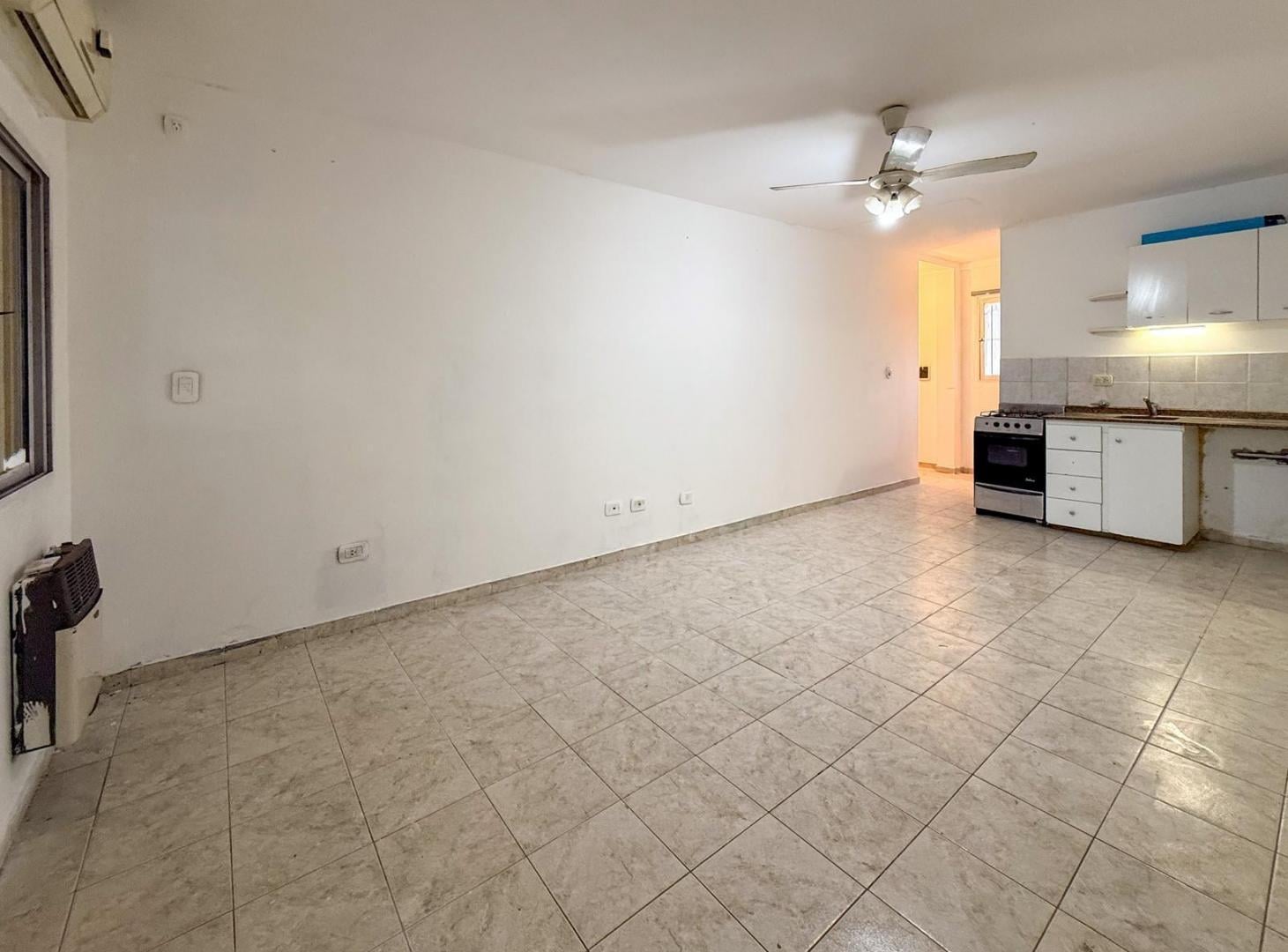 Foto de VENTA/ PERMUTA Departamento monoambiente con balcón, zona sur. Rosario, imagen 3