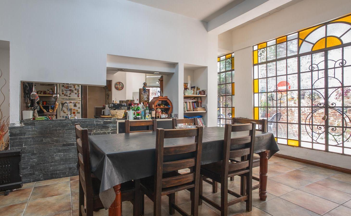 Foto de VENTA/PERMUTA - Casa de 4 dormitorios, patio, balcon y cocheras. Luis, imagen 5