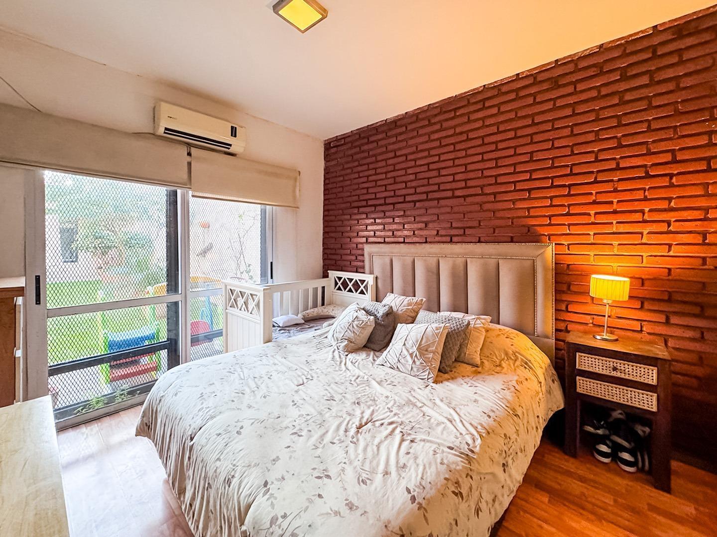 Foto de Venta | Permuta casa al frente de un dormitorio, cochera y jardin, imagen 5