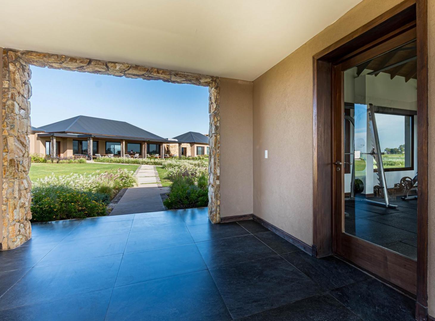 Foto de VENTA - Terreno en Country La Finca 2 284, imagen 2