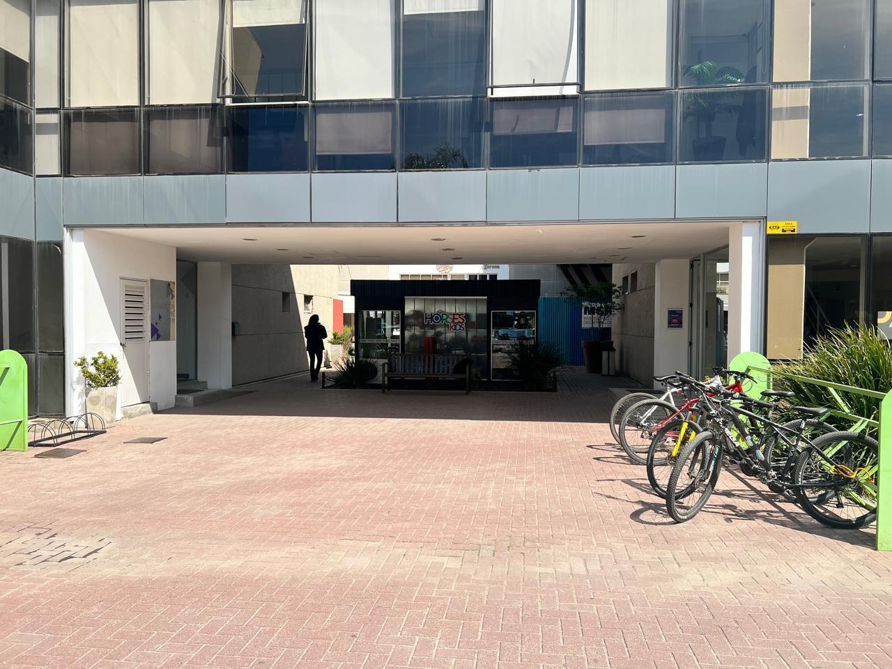 Foto de VENTA/ PERMUTA OFICINA EN FISHERTON PLAZA, imagen 4