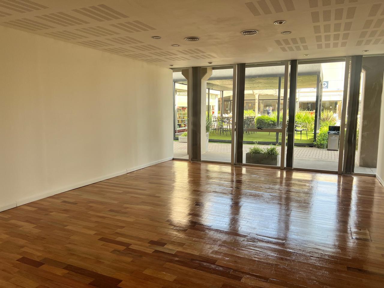 Foto de VENTA/ PERMUTA OFICINA EN FISHERTON PLAZA, imagen 5