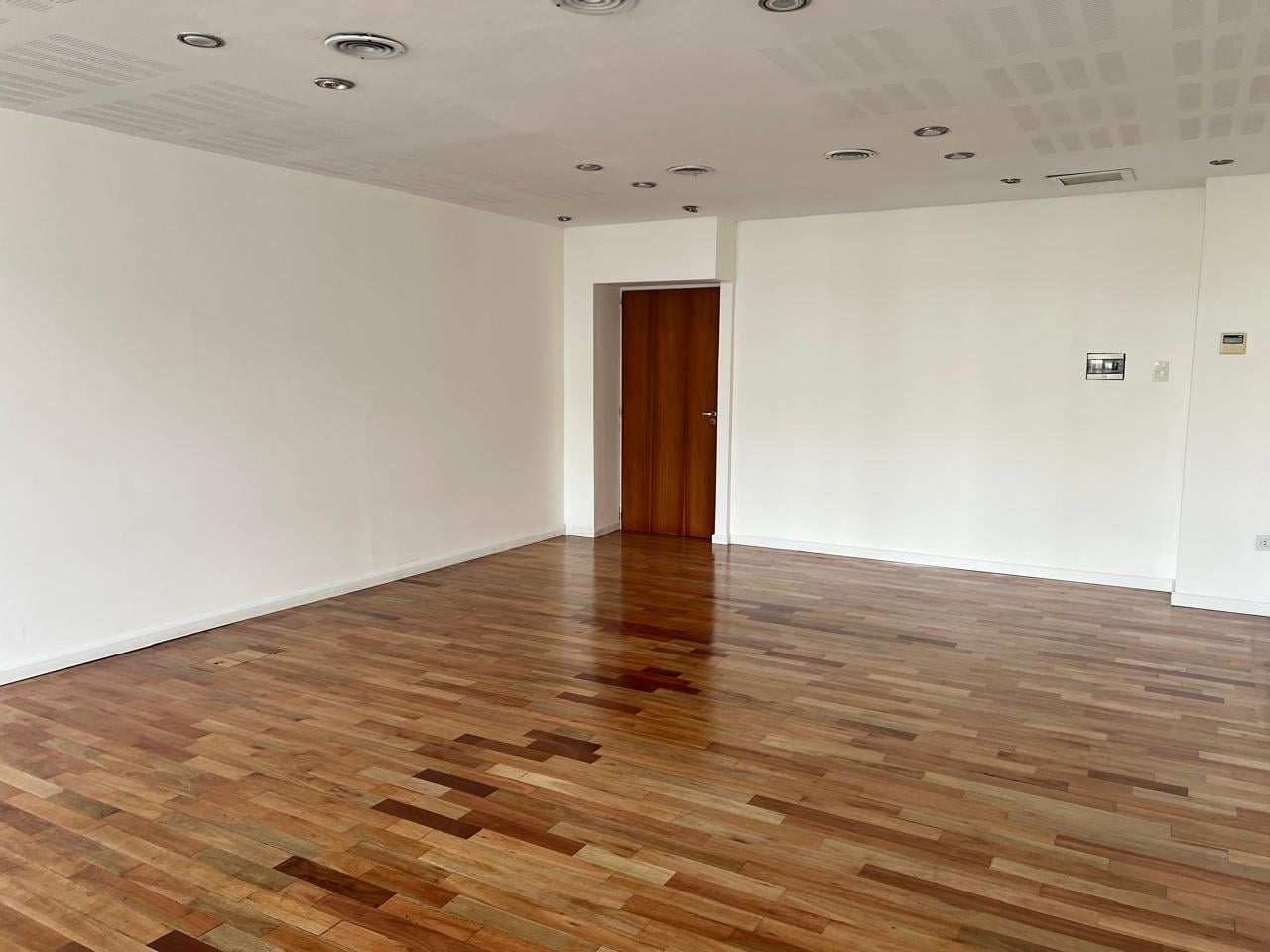 Foto de VENTA/ PERMUTA OFICINA EN FISHERTON PLAZA, imagen 3