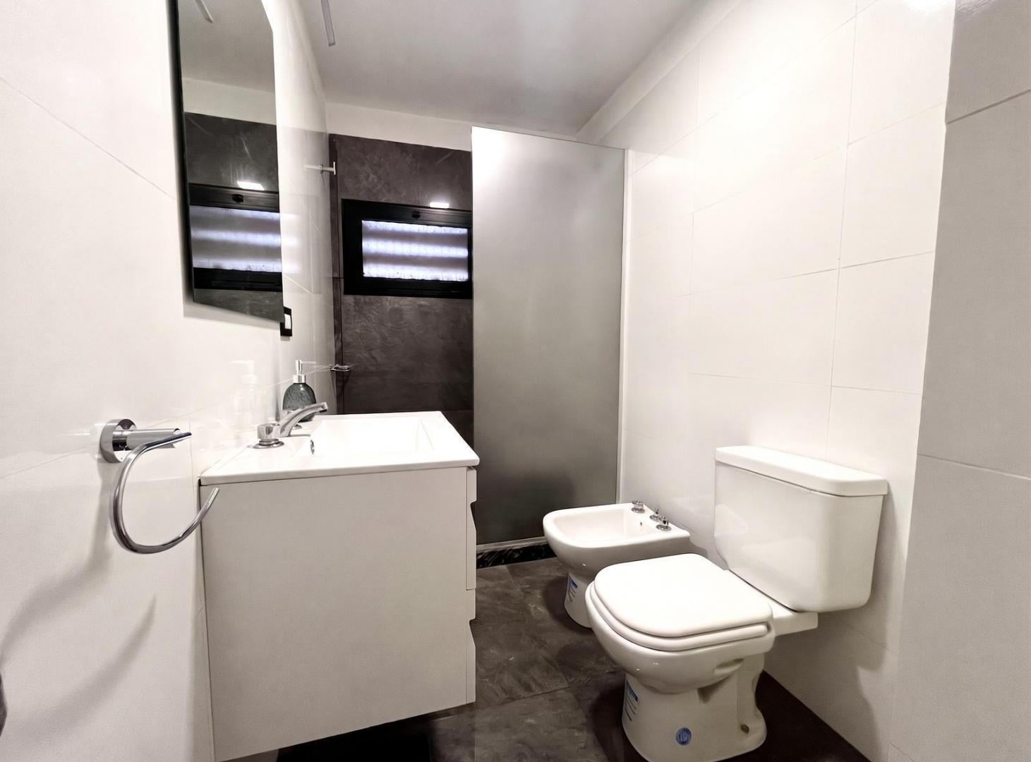 Foto de VENTA/PERMUTA: Departamento semipiso de 2 Dormitorios con Balcón, imagen 5