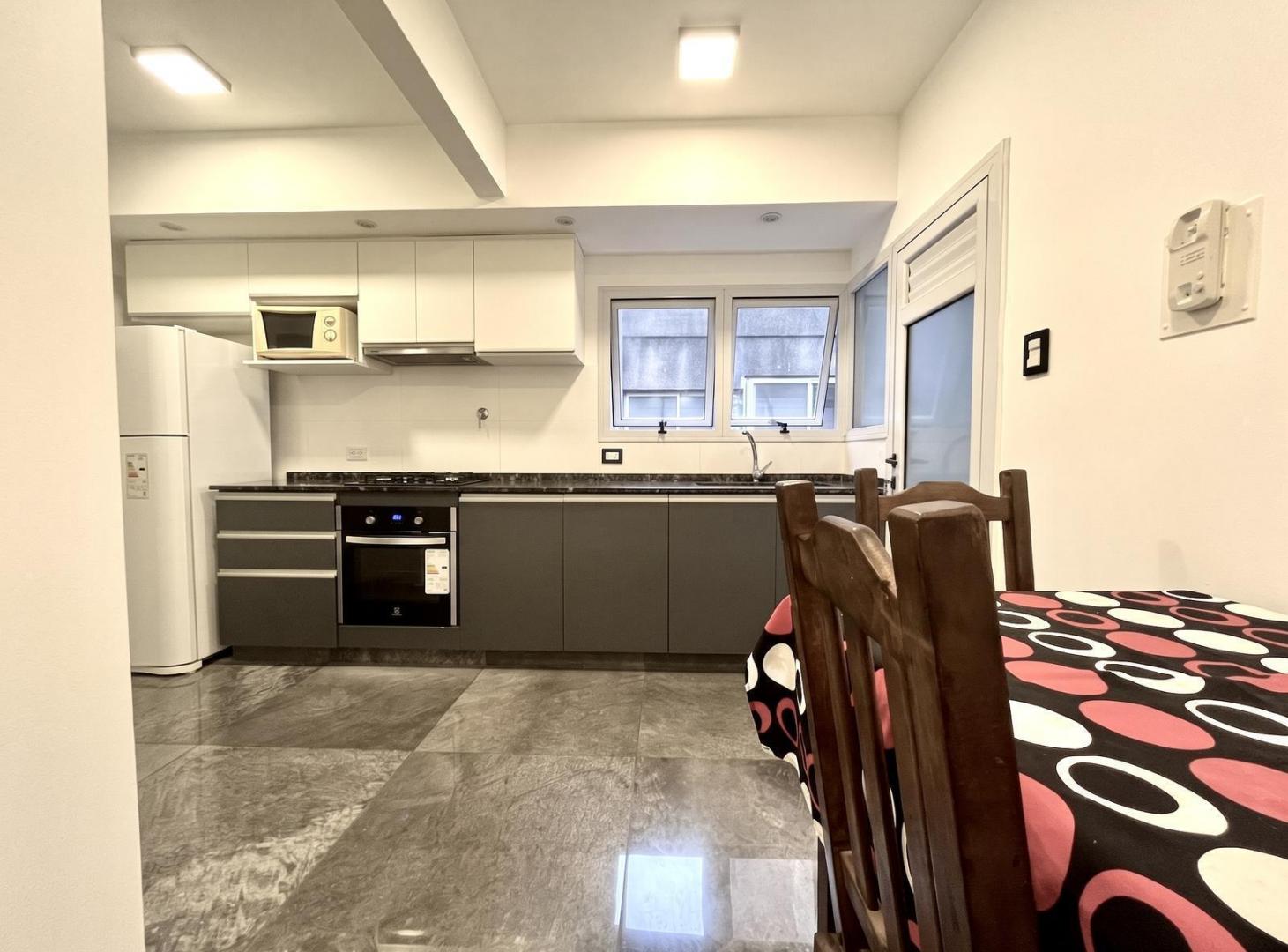 Foto de VENTA/PERMUTA: Departamento semipiso de 2 Dormitorios con Balcón, imagen 1