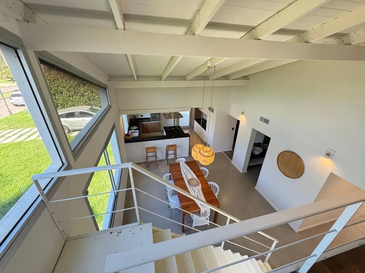 Foto de Venta/Permuta - Casa 3 dormitorios, cochera, parque y piscina en, imagen 2