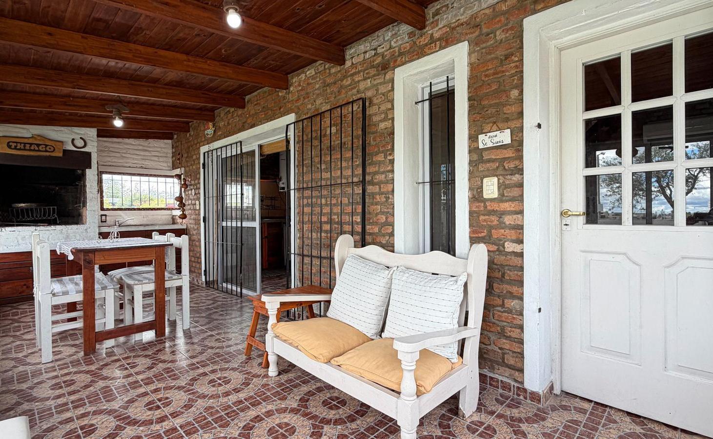 Foto de VENTA/PERMUTA - Casa de 1 dormitorio, quincho, pileta, Tierra de Sueños, imagen 2