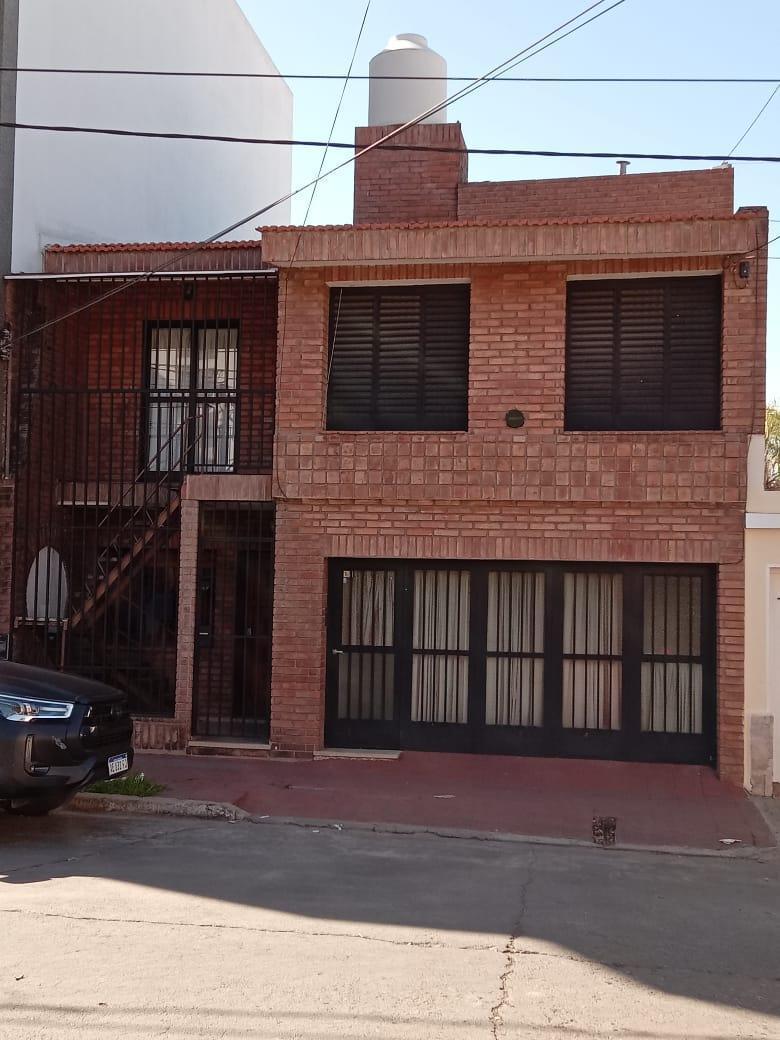 Casa de Dos Unidades Funcionales Independientes en Barrio General Paz 3