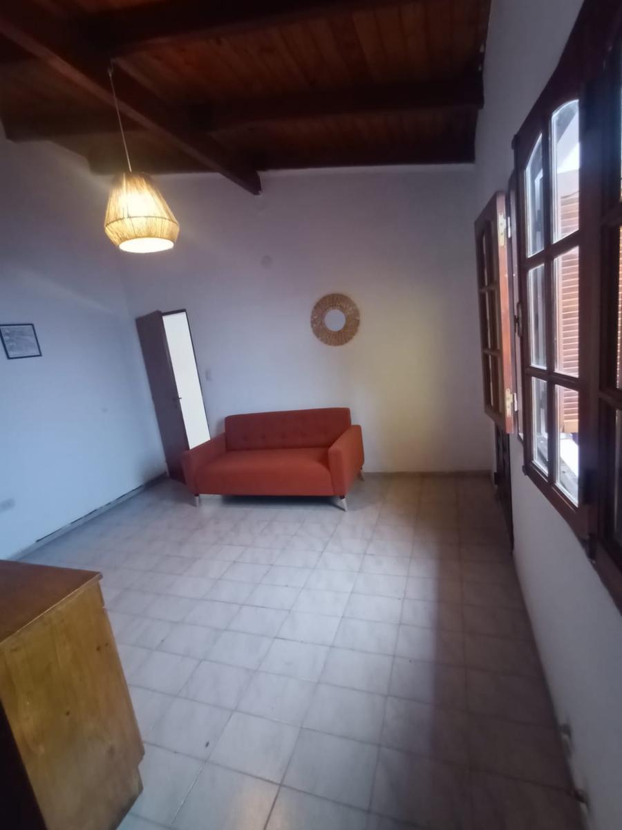 Casa de Dos Unidades Funcionales Independientes en Barrio General Paz 4
