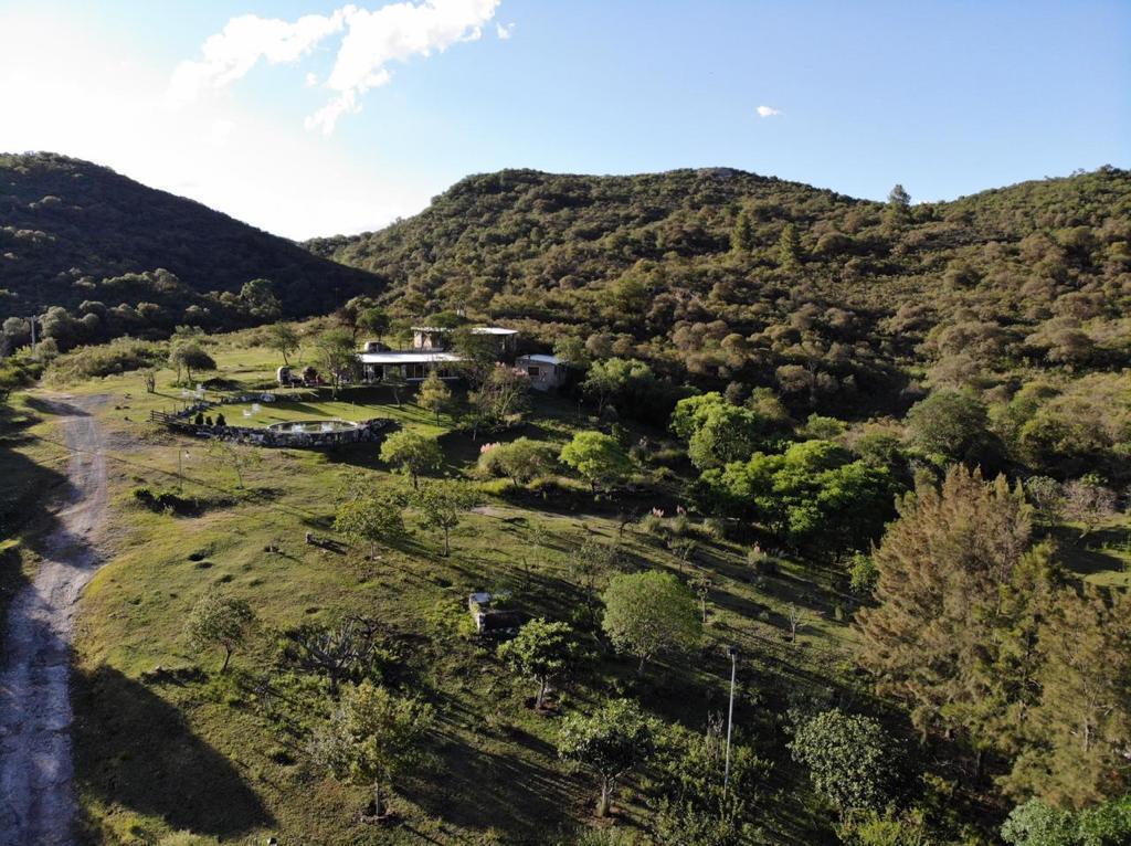 Campo con 3 Cabañas en Alta Gracia 3
