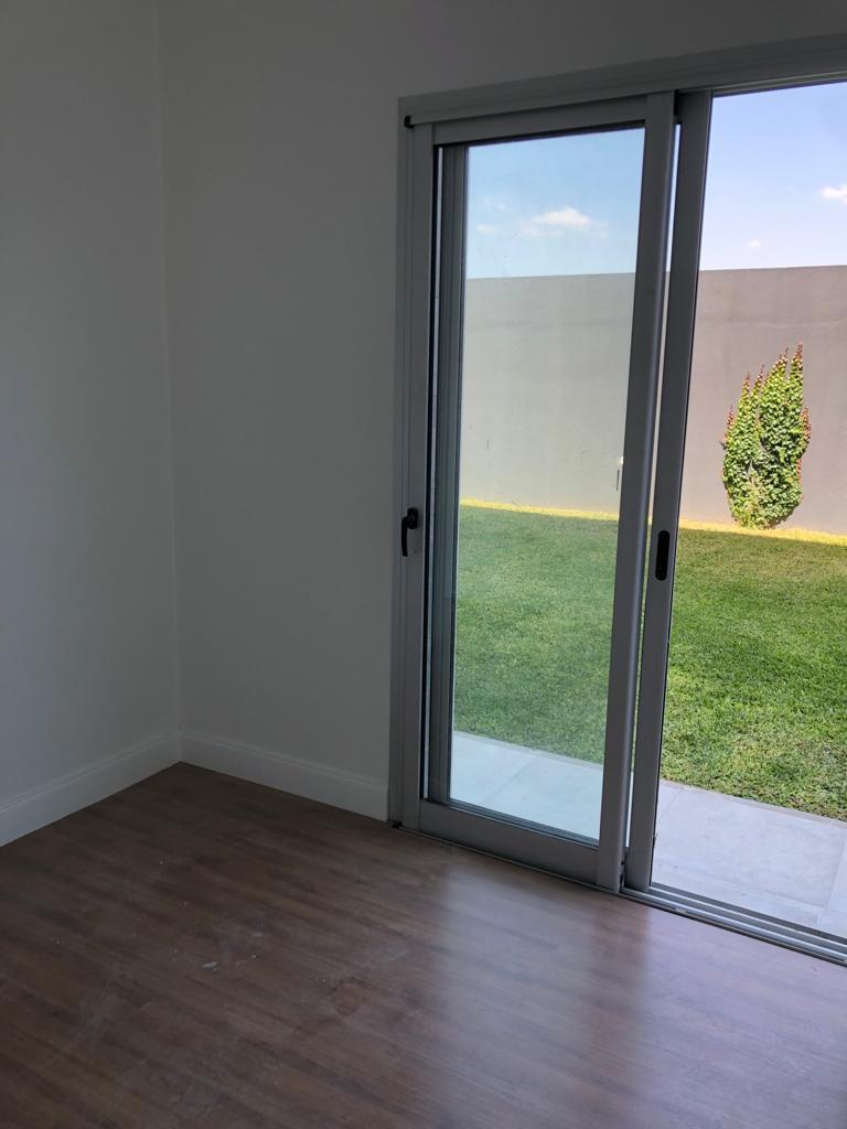 Foto de Departamento en venta en Summum 1.5 dorms. PB, con jardín. Alquilado, imagen 4