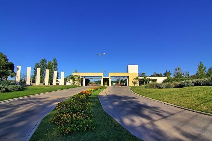 Terreno en venta en Cañuelas Country Golf (lote central)