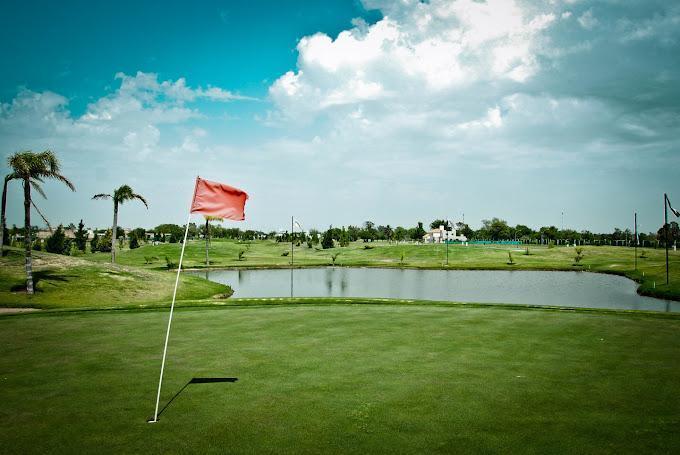 Terreno en venta en Cañuelas Country Golf (lote central)