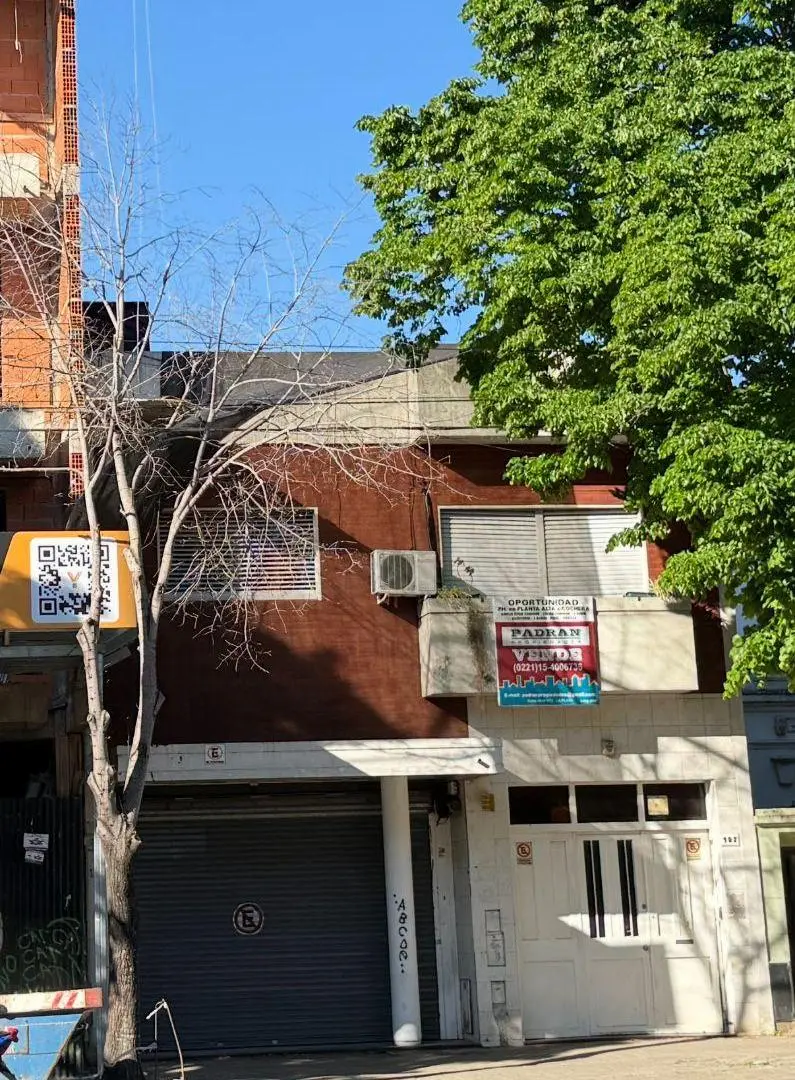 CASA( P.H) EN P.A CON ESCALERA AUTOMATIZADA Y GARAGE EN P.B -ESCUCHA OFERTA 4