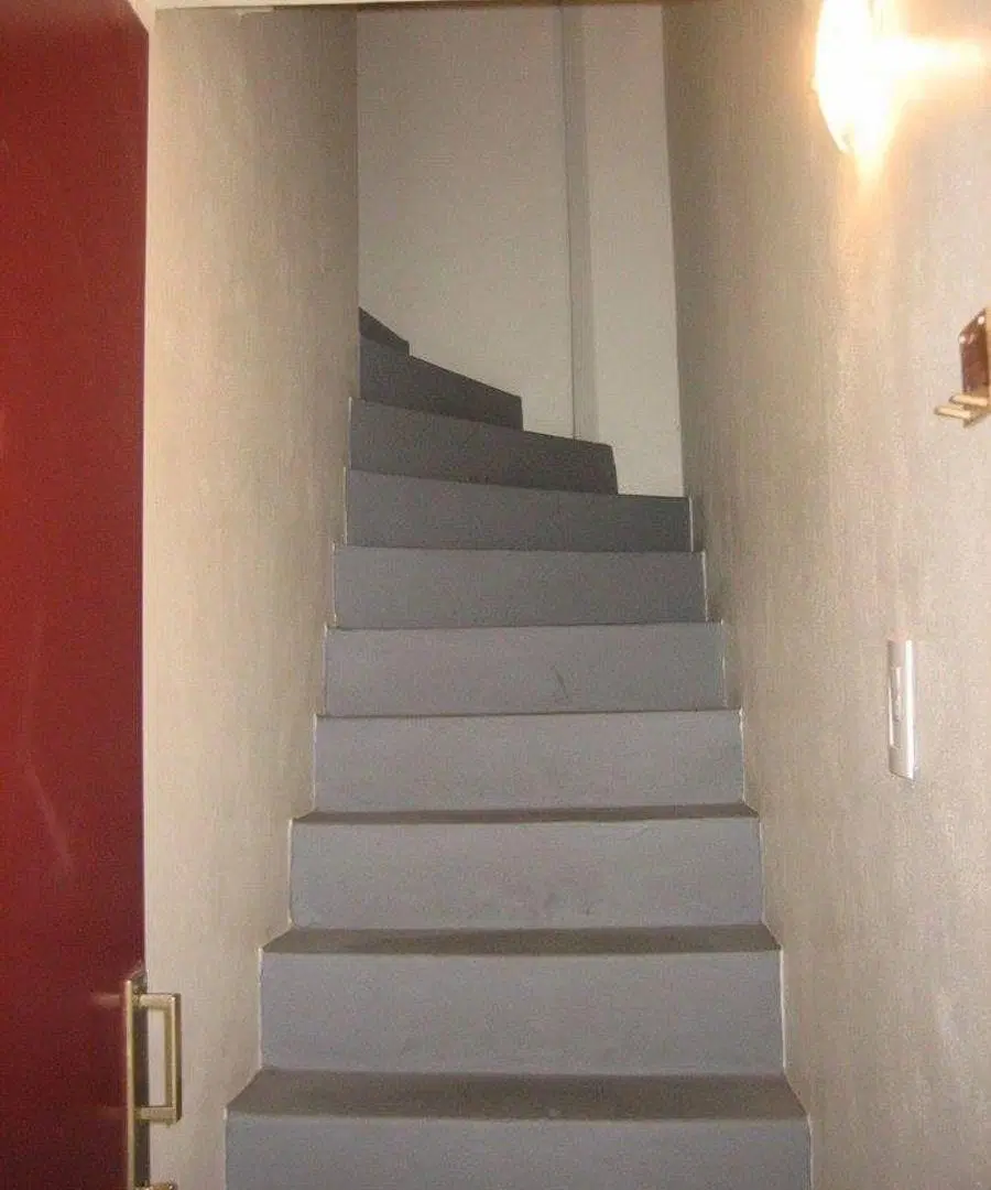 MONOAMBIENTE CON DORMITORIO SEPARADO AL FRENTE 2