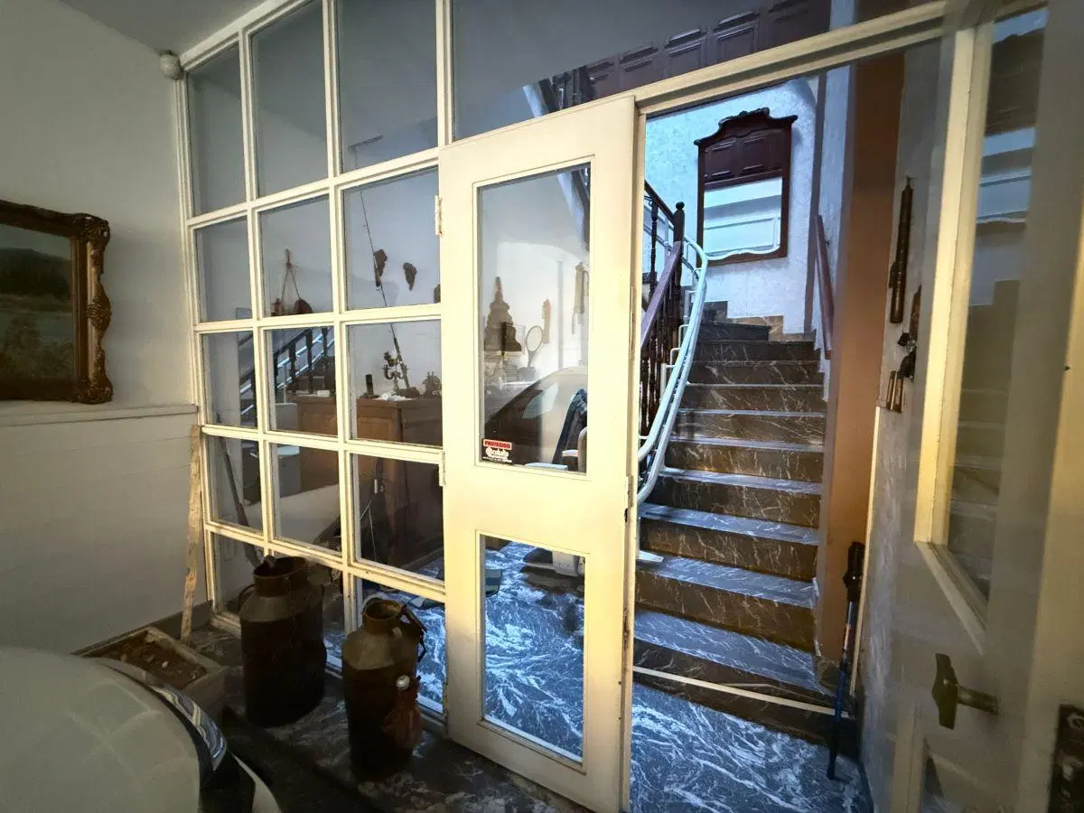 PISO UNICO AL FRENTE DE 3 DORMITORIOS + ESCRITORIO Y COCHERA 2