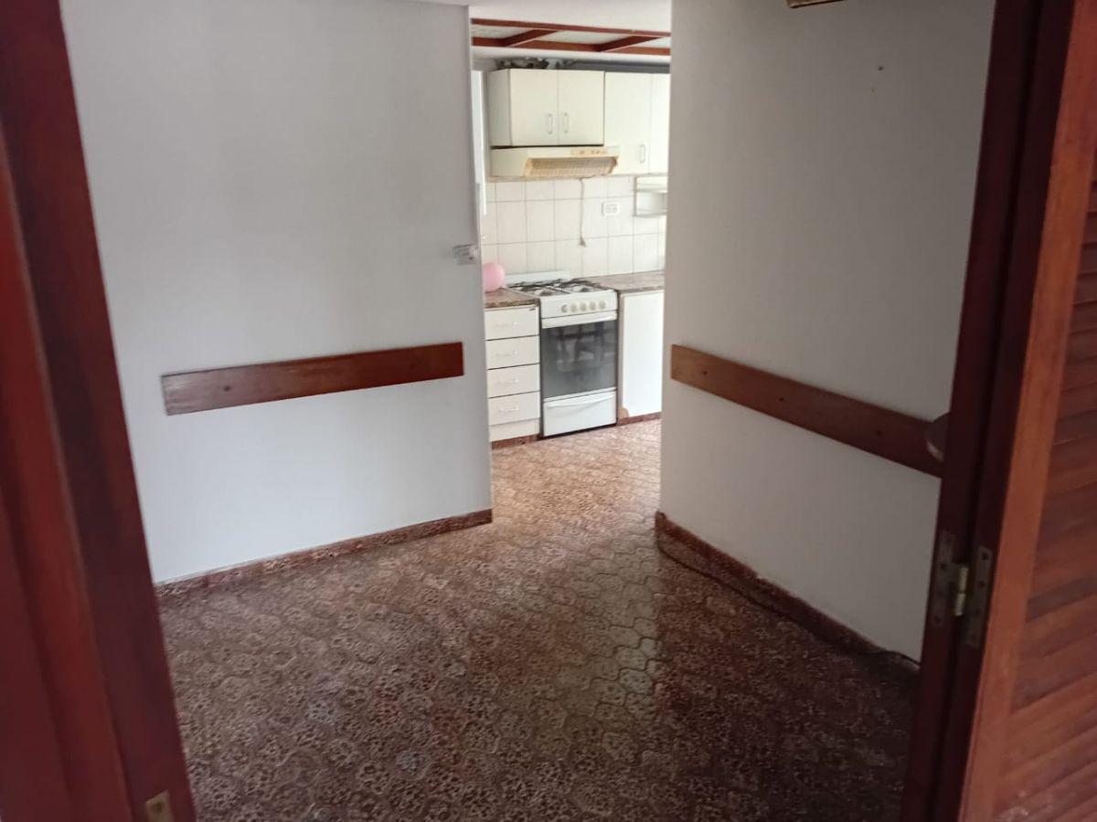 Foto de Departamento de 80 m² con 3 dormitorios en alquiler en La Plata, imagen 3