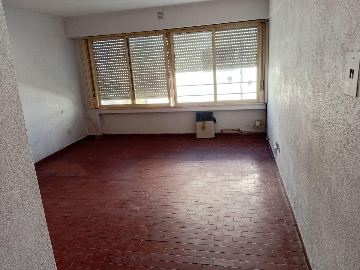 Foto de Departamento de 30 m² en venta en La Plata, imagen 2