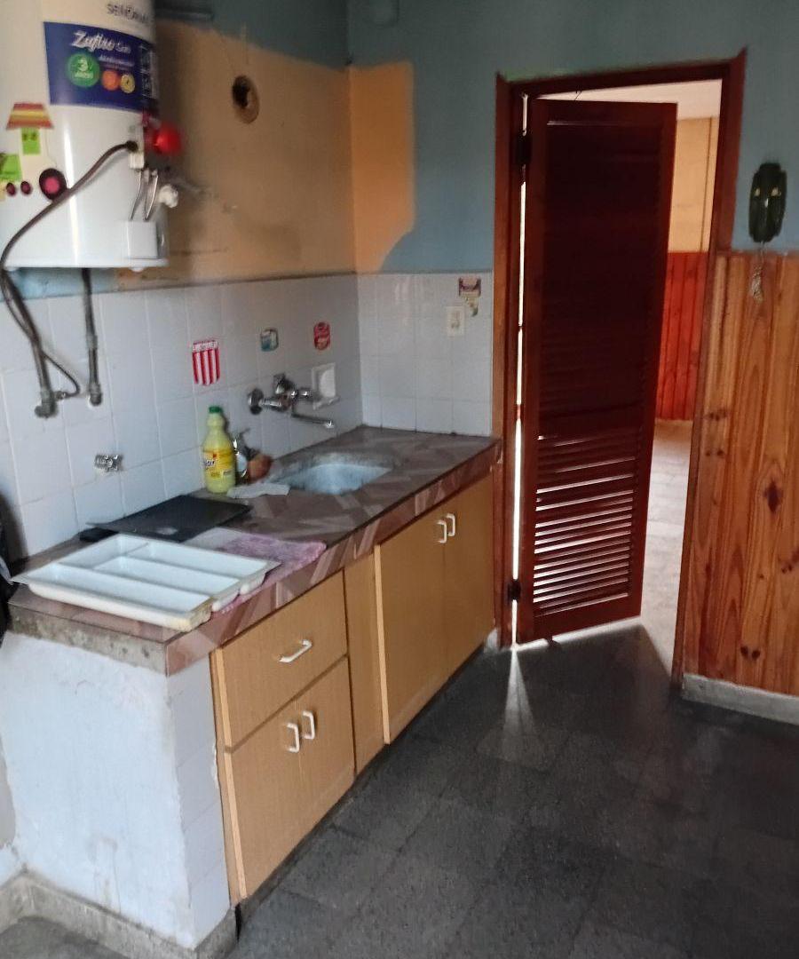 Foto de Departamento de 48 m² con 2 dormitorios en venta en La Plata, imagen 2