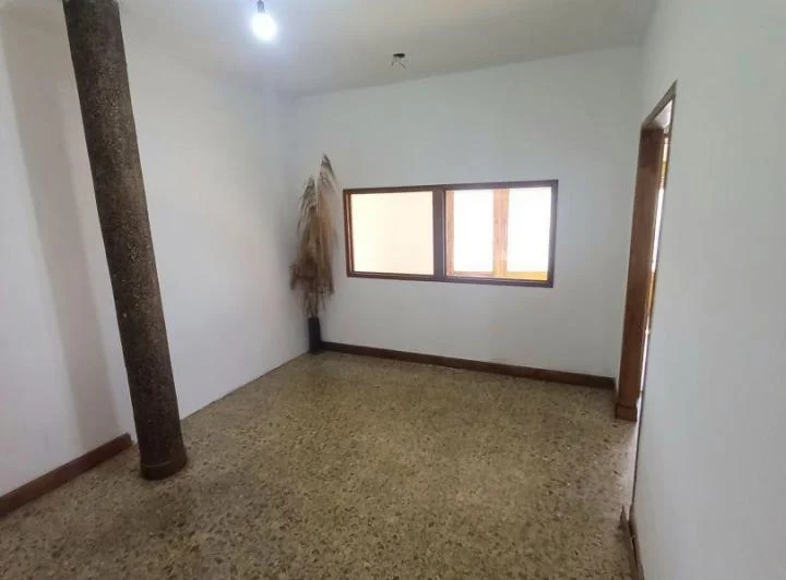 AMPLIO DEPARTAMENTO DE 4 AMBIENTES BALCON EN PISO. MUNRO. EXC. ZONA 3