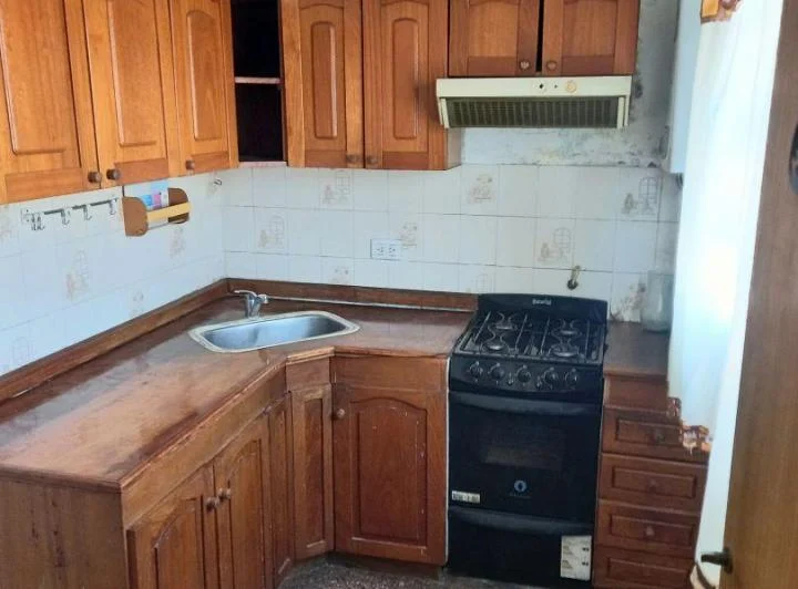 AMPLIO DEPARTAMENTO DE 4 AMBIENTES BALCON EN PISO. MUNRO. EXC. ZONA 4