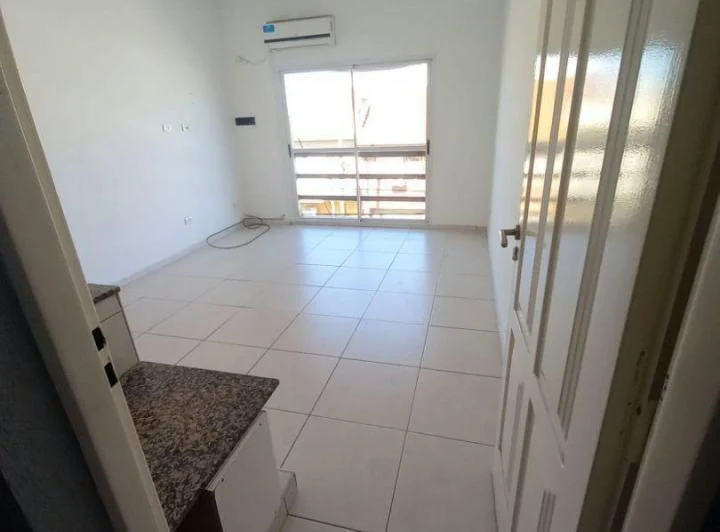 ALQUILER DEPTO 2 AMBIENTES CON COCINA INTEGRADA y BALCON A LA CALLE. PURA LUZ 2
