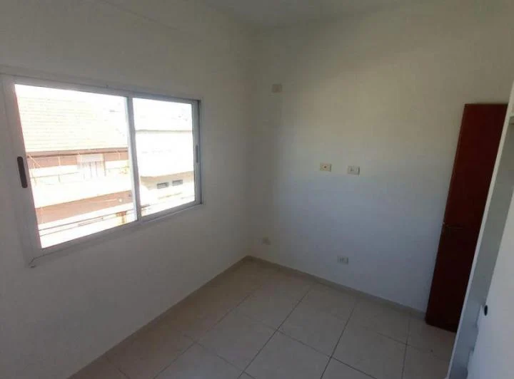 ALQUILER DEPTO 2 AMBIENTES CON COCINA INTEGRADA y BALCON A LA CALLE. PURA LUZ 5