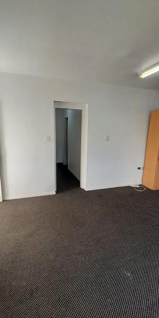 Alquiler oficina comercial de 50 m2 cubiertos en Ramos Mejia 5